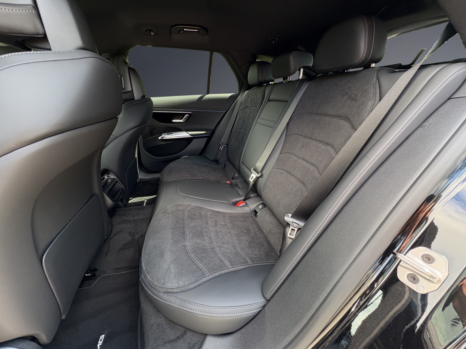 MERCEDES-BENZ E 220 d T 4Matic 9G-Tronic-image-15