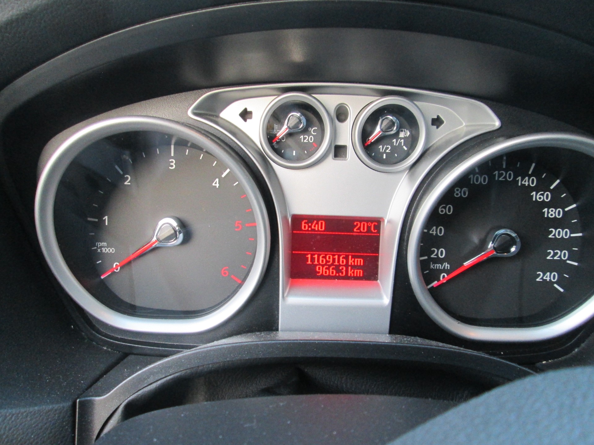 FORD Focus 2.0 TDCi Titanium PowerShift-image-8