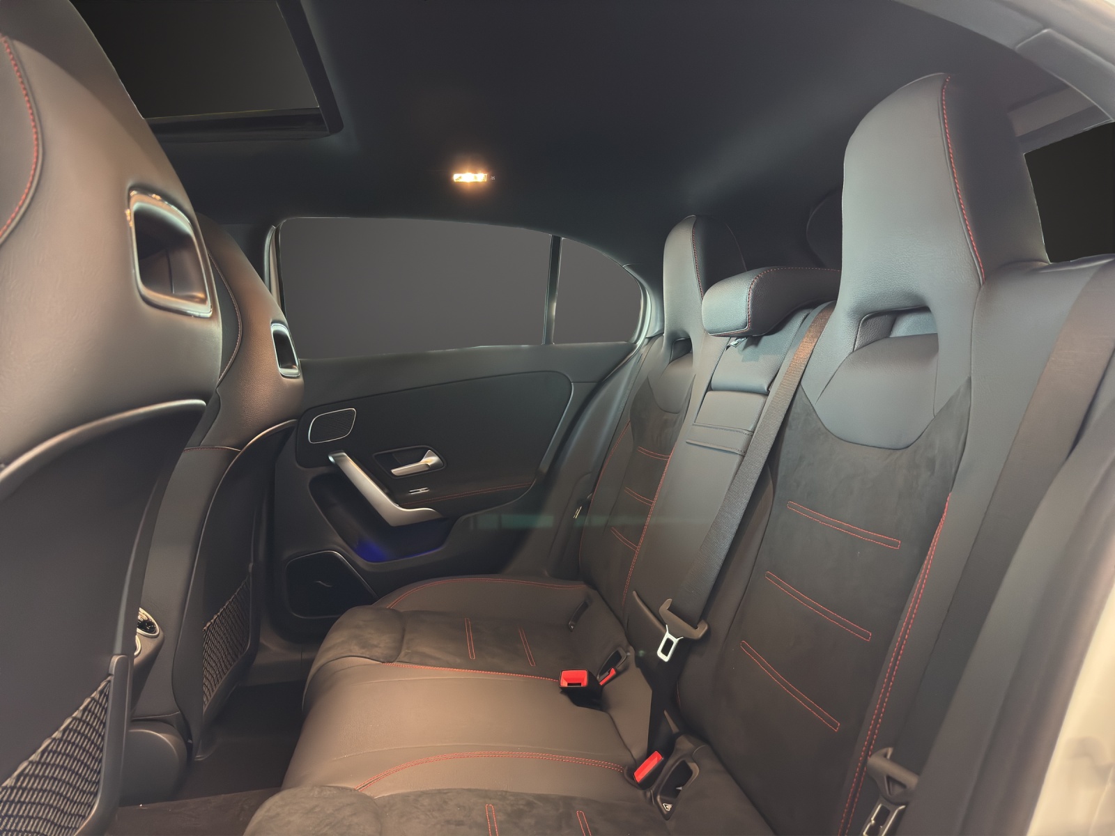 MERCEDES-BENZ A 250 4Matic 8G-DCT AMG Line-image-11