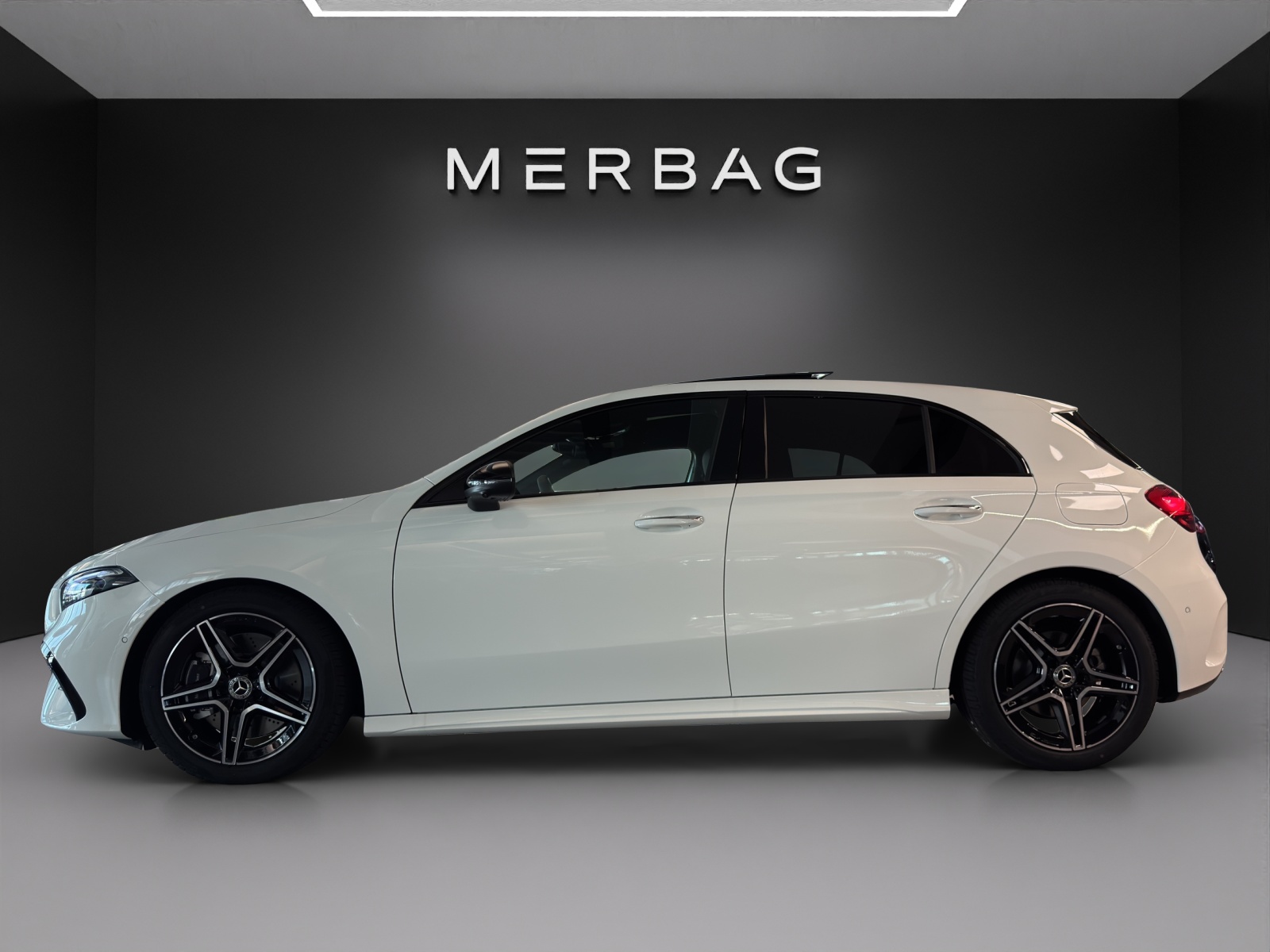 MERCEDES-BENZ A 250 4Matic 8G-DCT AMG Line-image-1