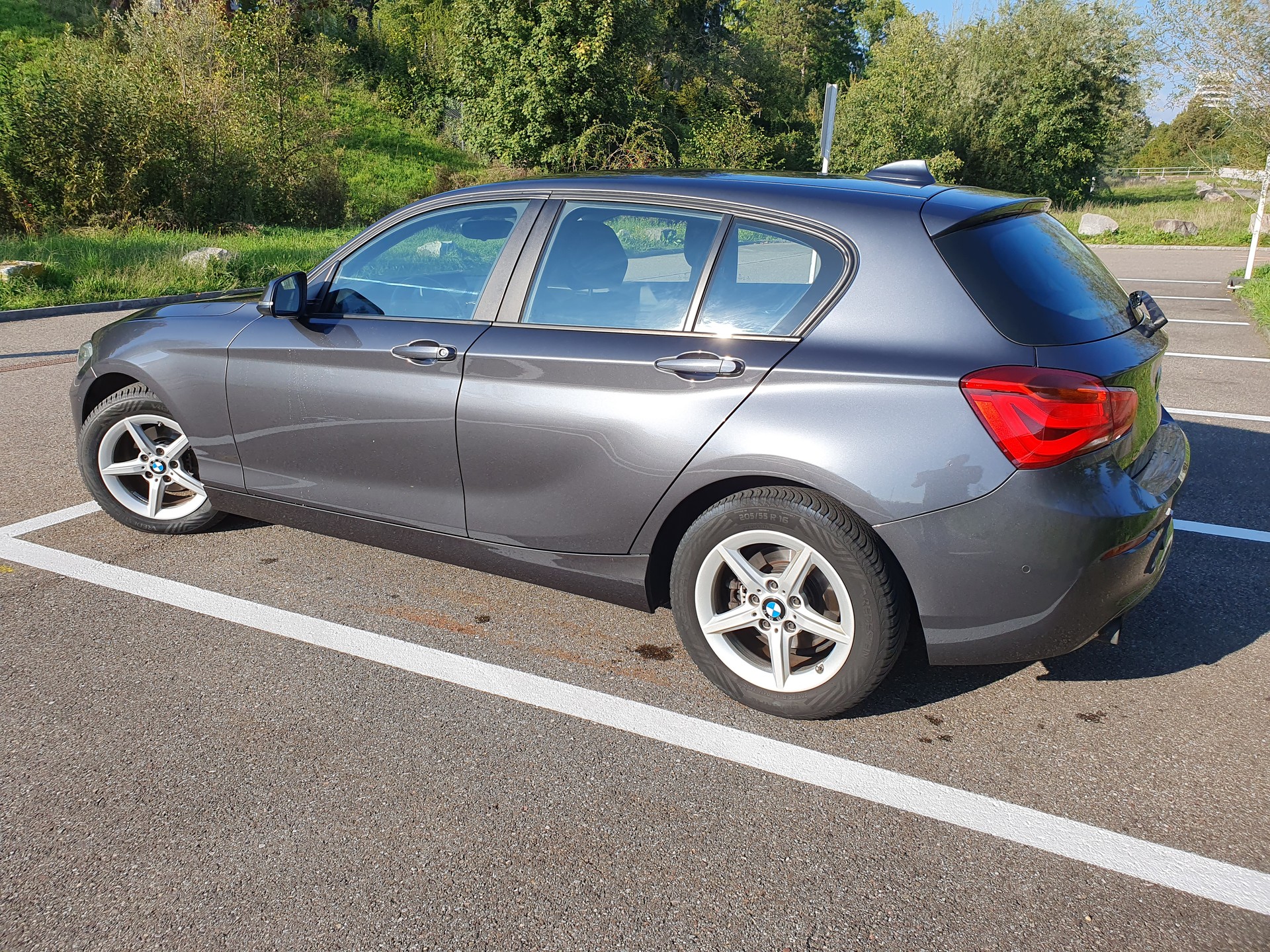 BMW 118i Sport Line Steptronic-image-2