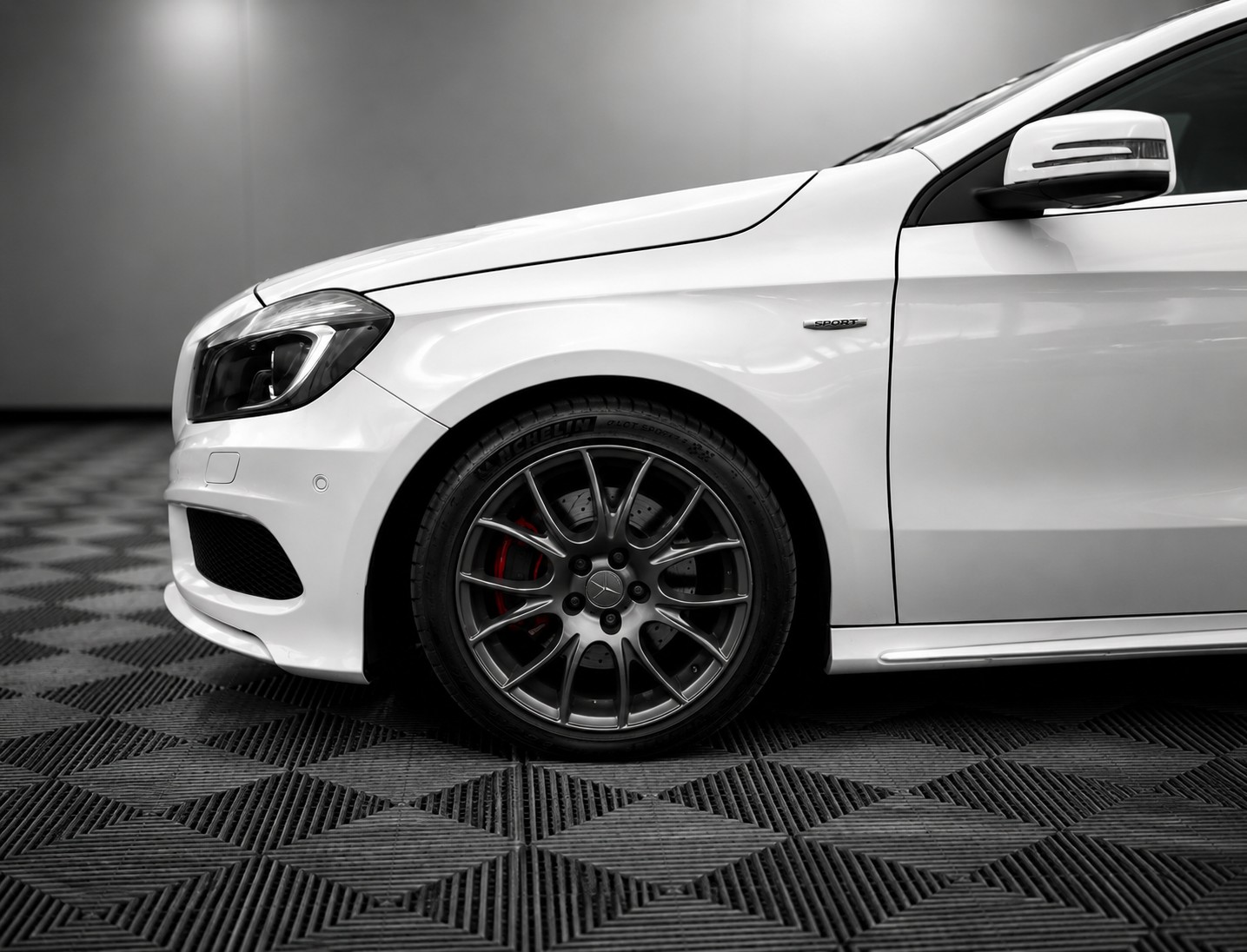 MERCEDES-BENZ A 250 Sport 7G-DCT-image-11