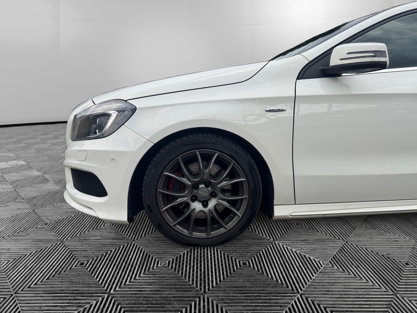 MERCEDES-BENZ A 250 Sport 7G-DCT-image-9