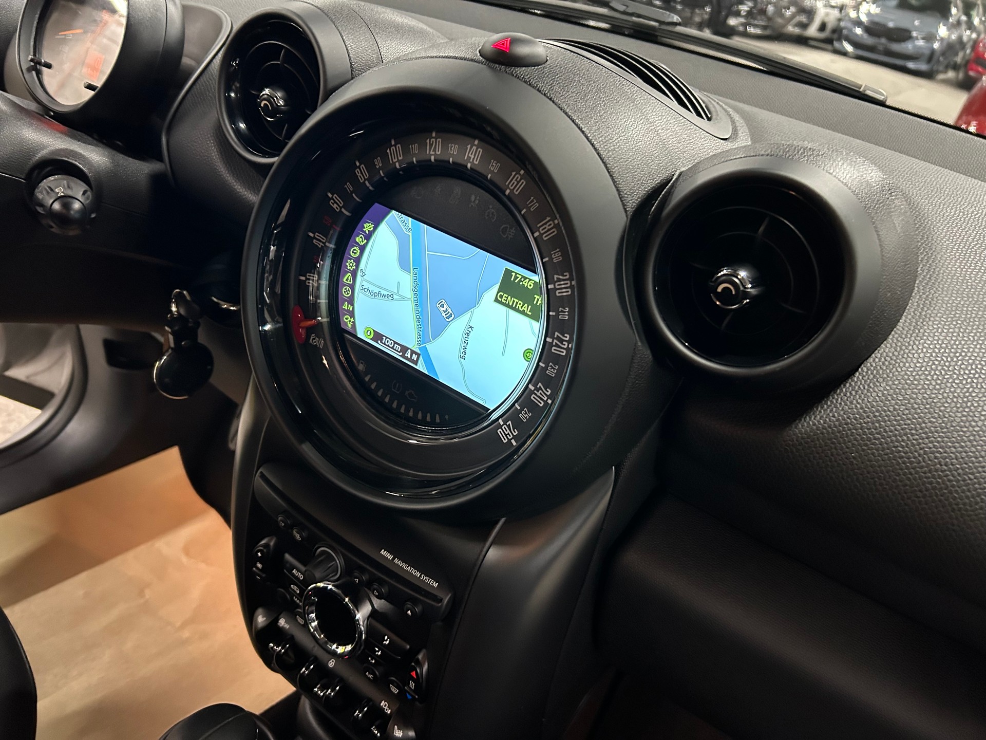 MINI Countryman Cooper SD FWD Steptronic-image-12
