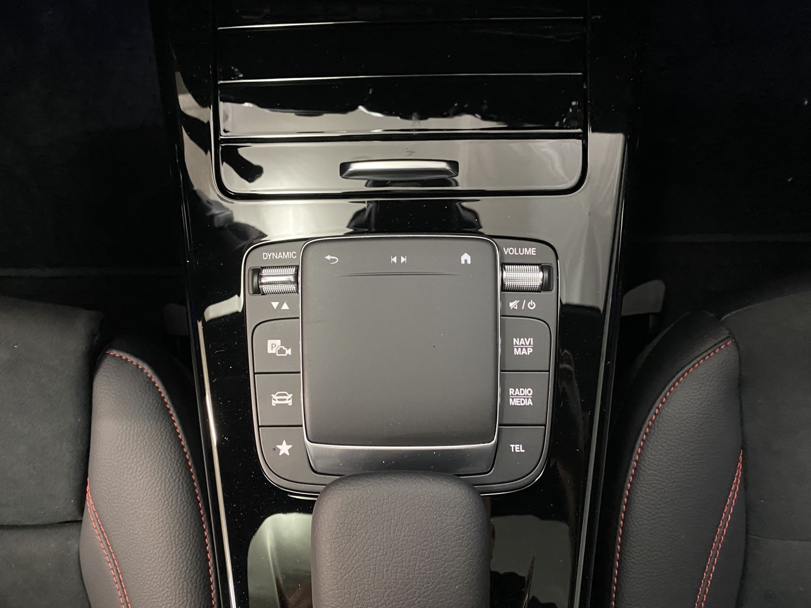 MERCEDES-BENZ CLA 250 e AMG Line Shooting Brake-image-11