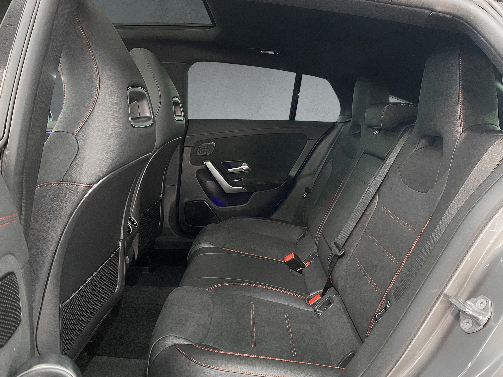 MERCEDES-BENZ CLA 250 e AMG Line Shooting Brake-image-6