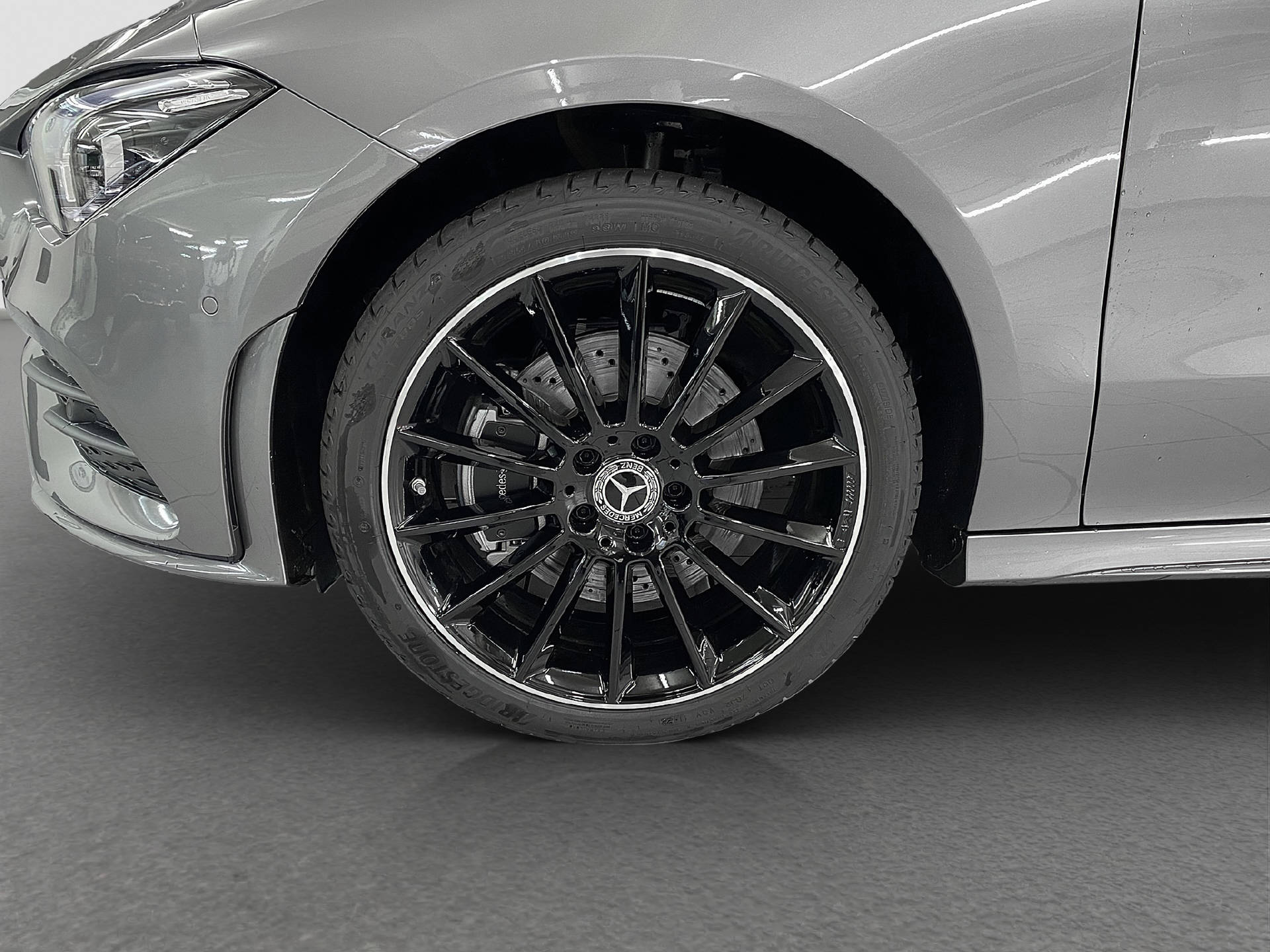 MERCEDES-BENZ CLA 250 e AMG Line Shooting Brake-image-4