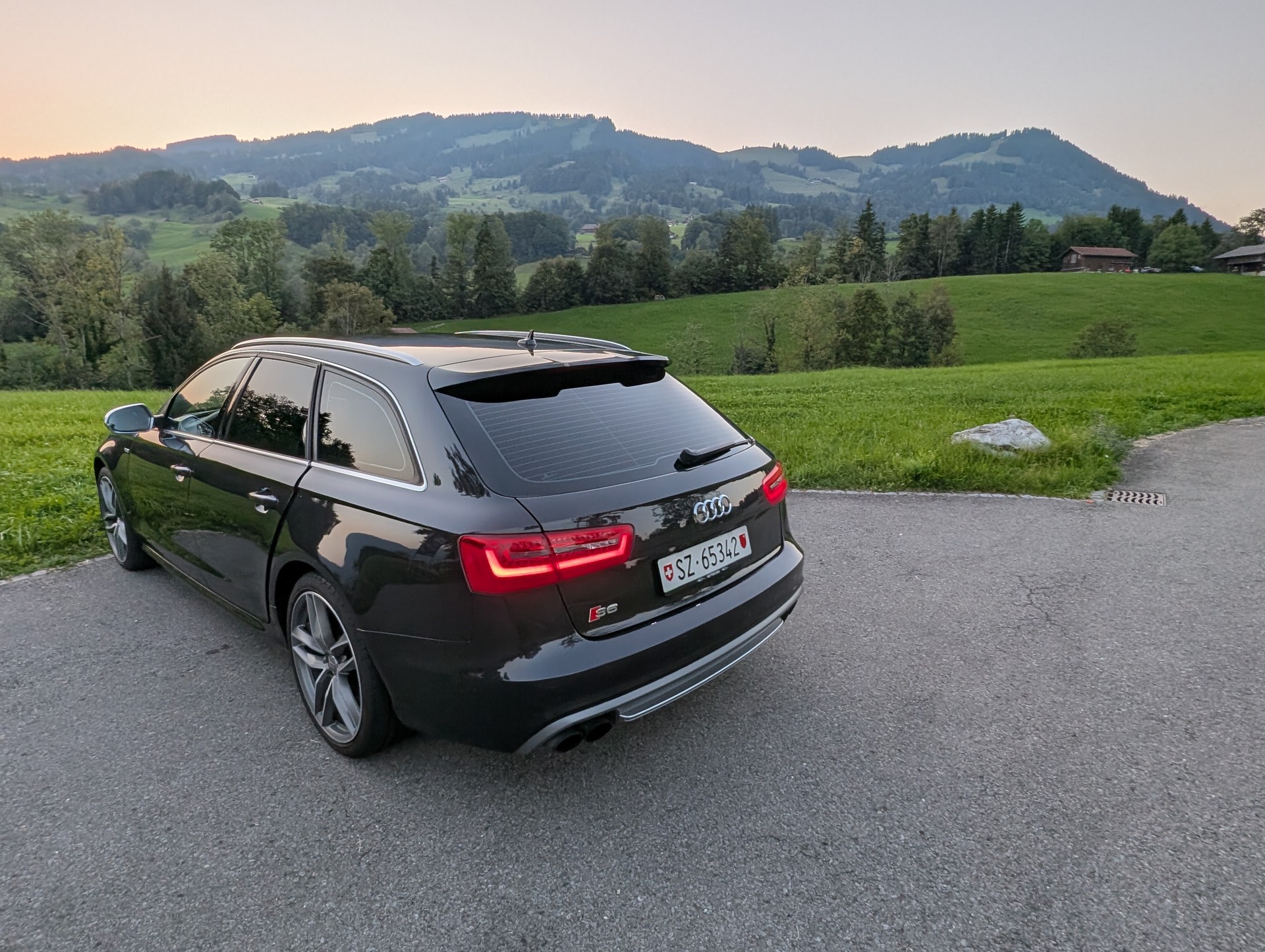 AUDI S6 Avant 4.0 TFSI V8 quattro S-tronic-image-1