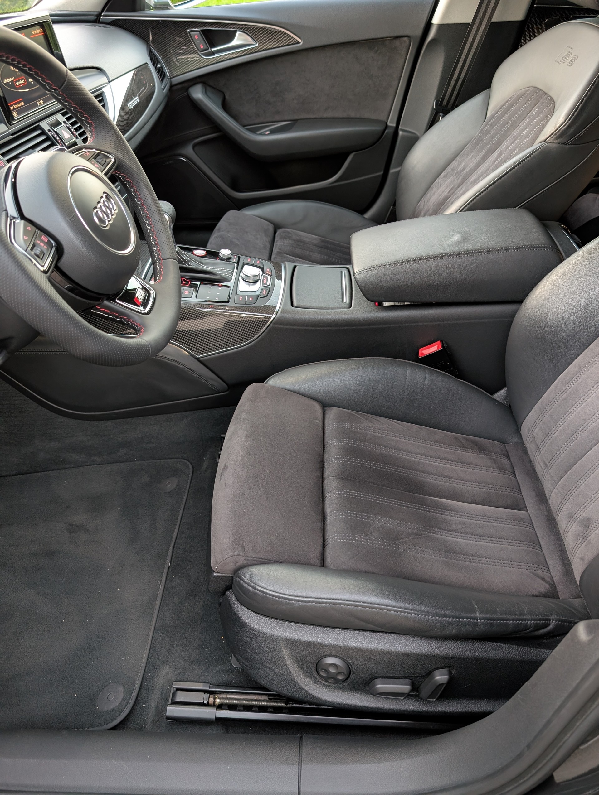AUDI S6 Avant 4.0 TFSI V8 quattro S-tronic-image-4