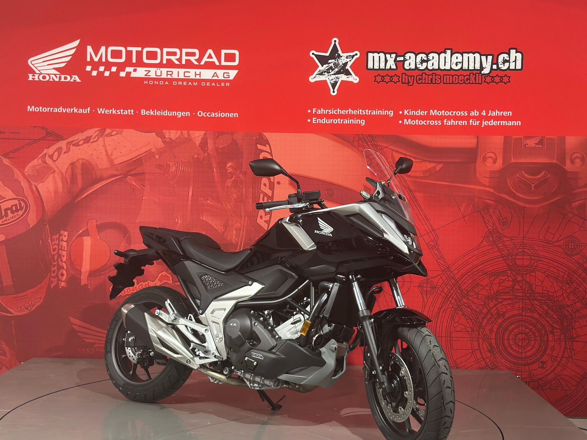 HONDA NC 750 X *DEMO-BIKE*-showroom-element-2