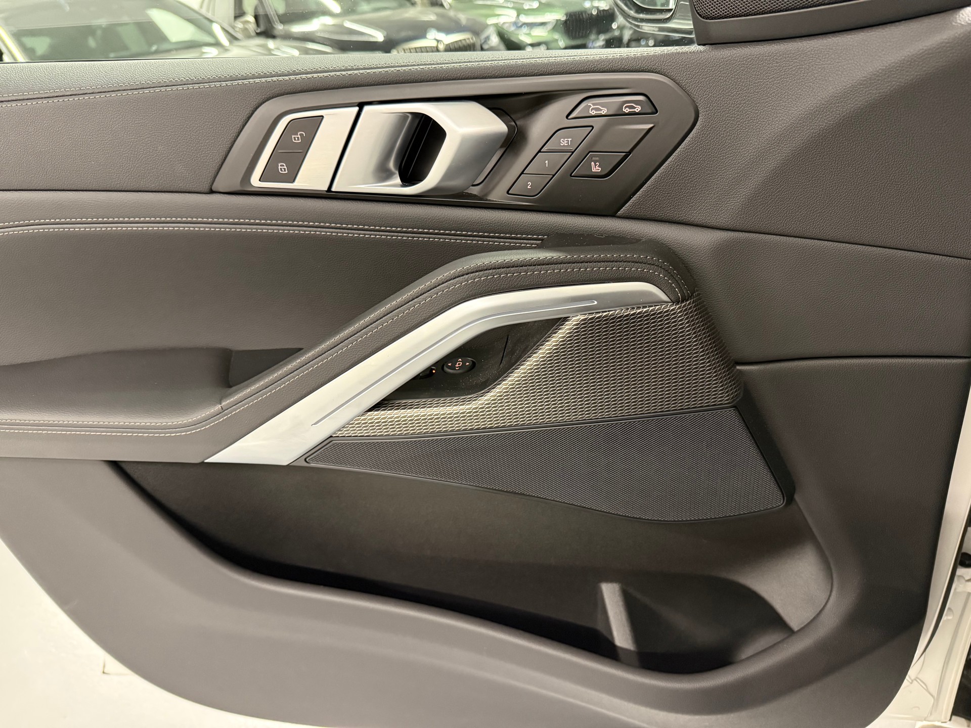 BMW X6 xDrive 48V 30d M Sport Steptronic-image-16