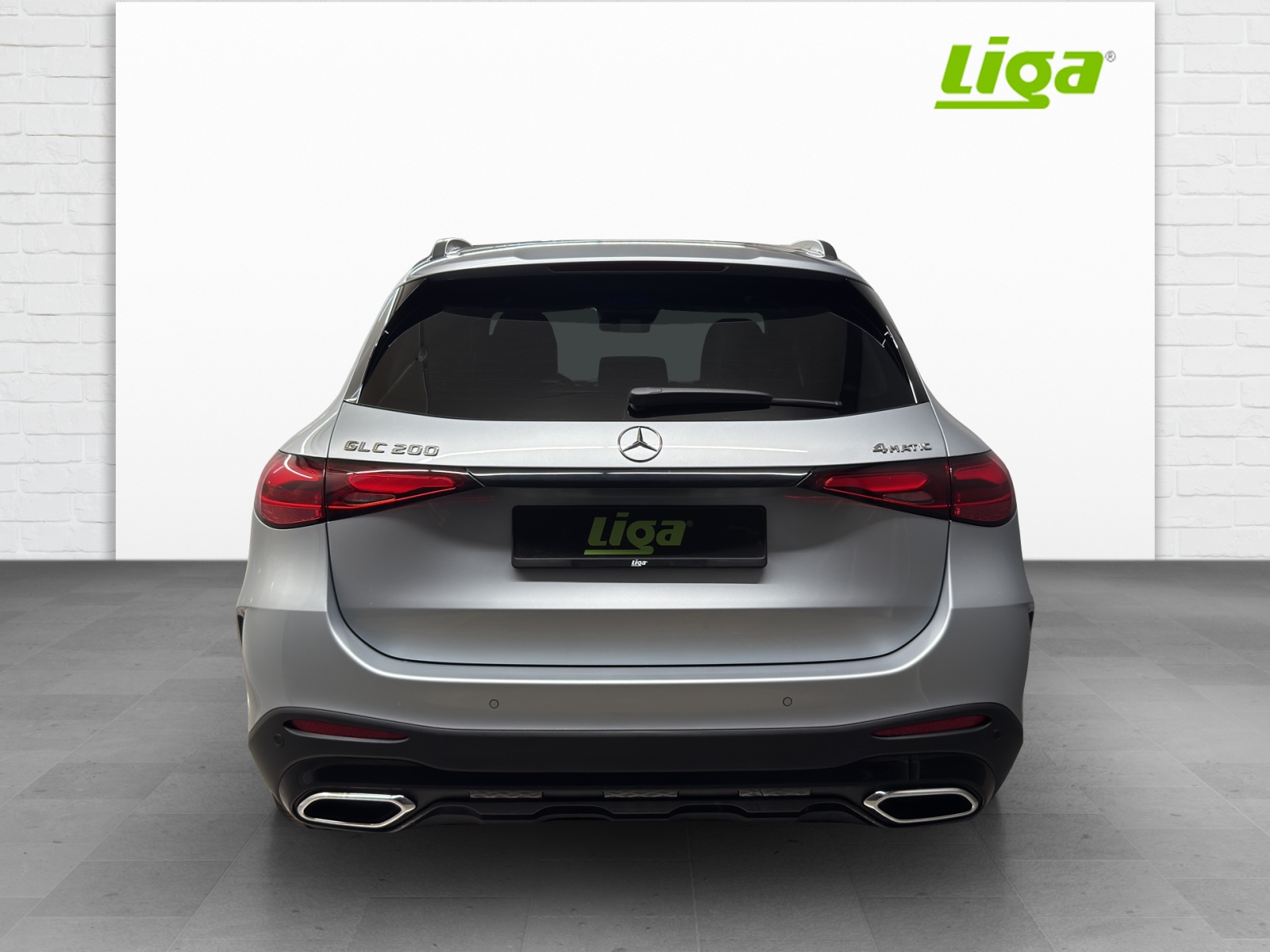 MERCEDES-BENZ GLC 200 AMG Line 4Matic-image-4