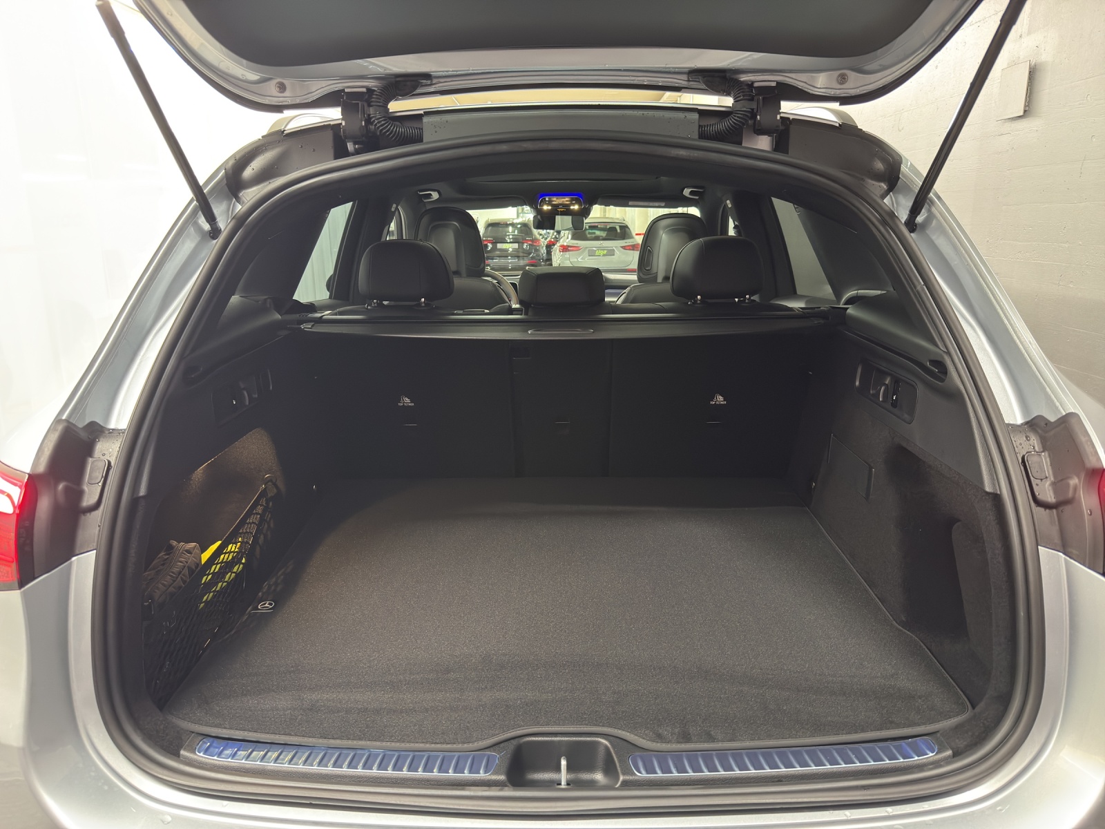 MERCEDES-BENZ GLC 200 AMG Line 4Matic-image-10
