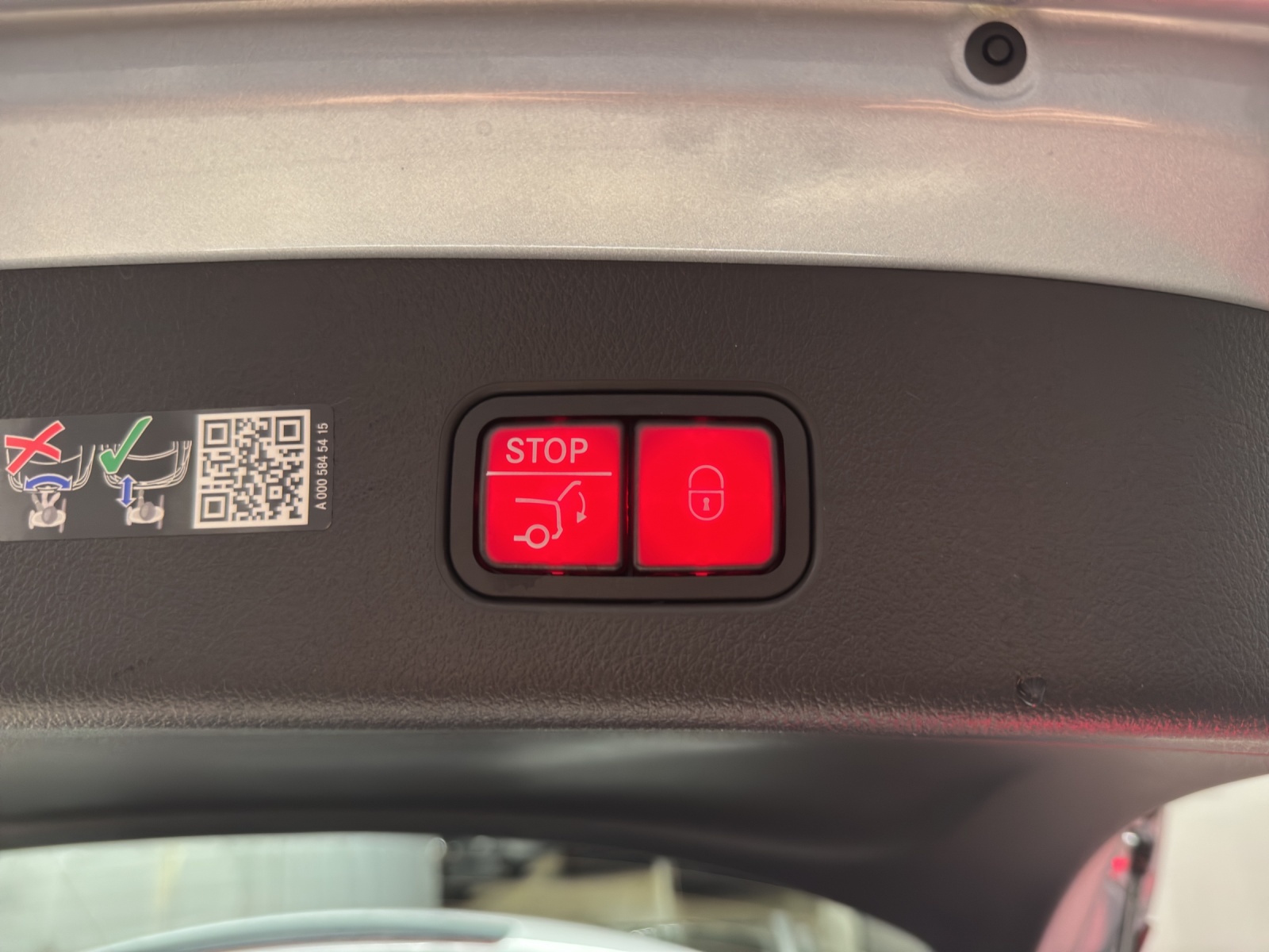 MERCEDES-BENZ GLC 200 AMG Line 4Matic-image-11