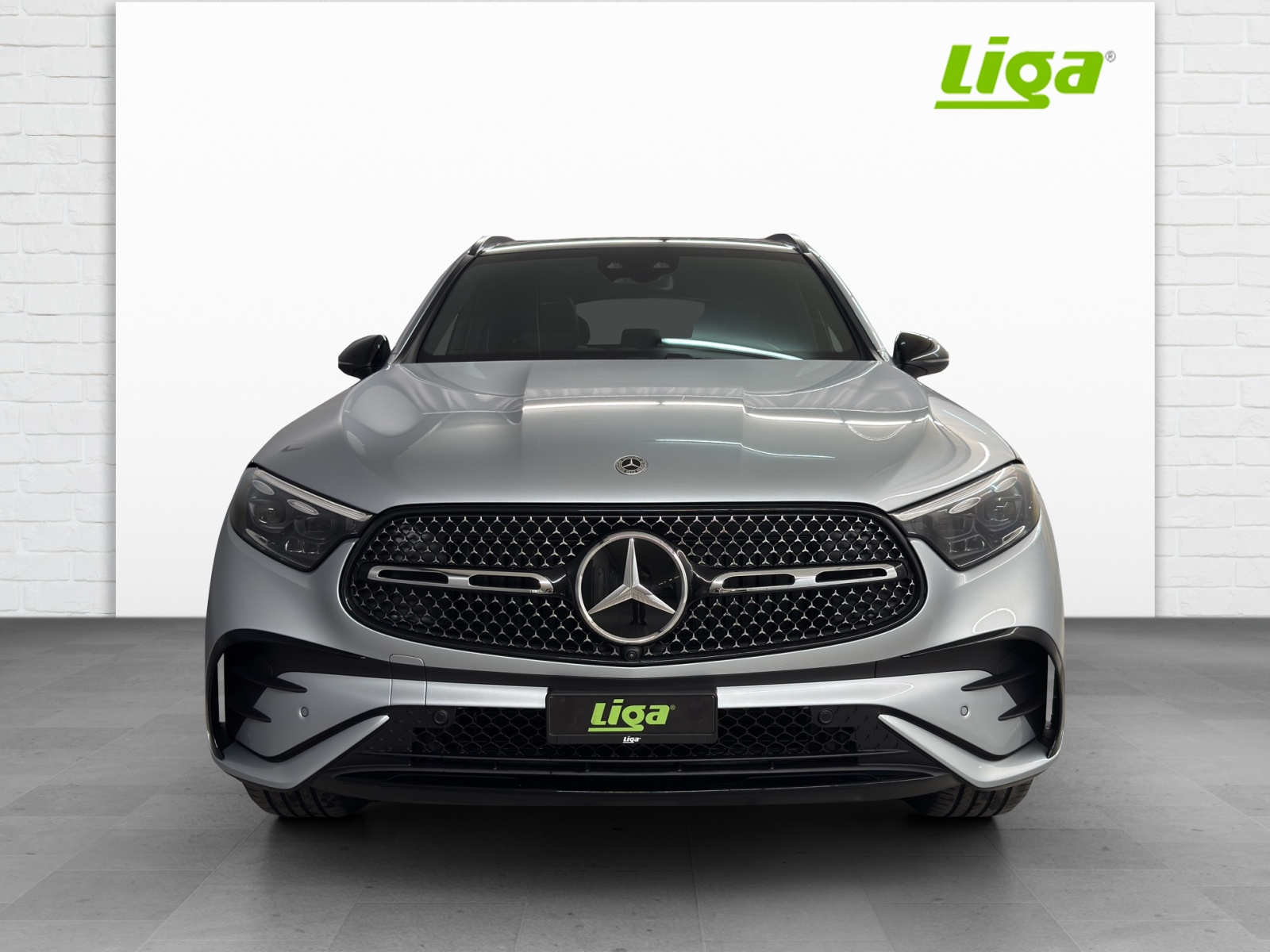 MERCEDES-BENZ GLC 200 AMG Line 4Matic-image-2
