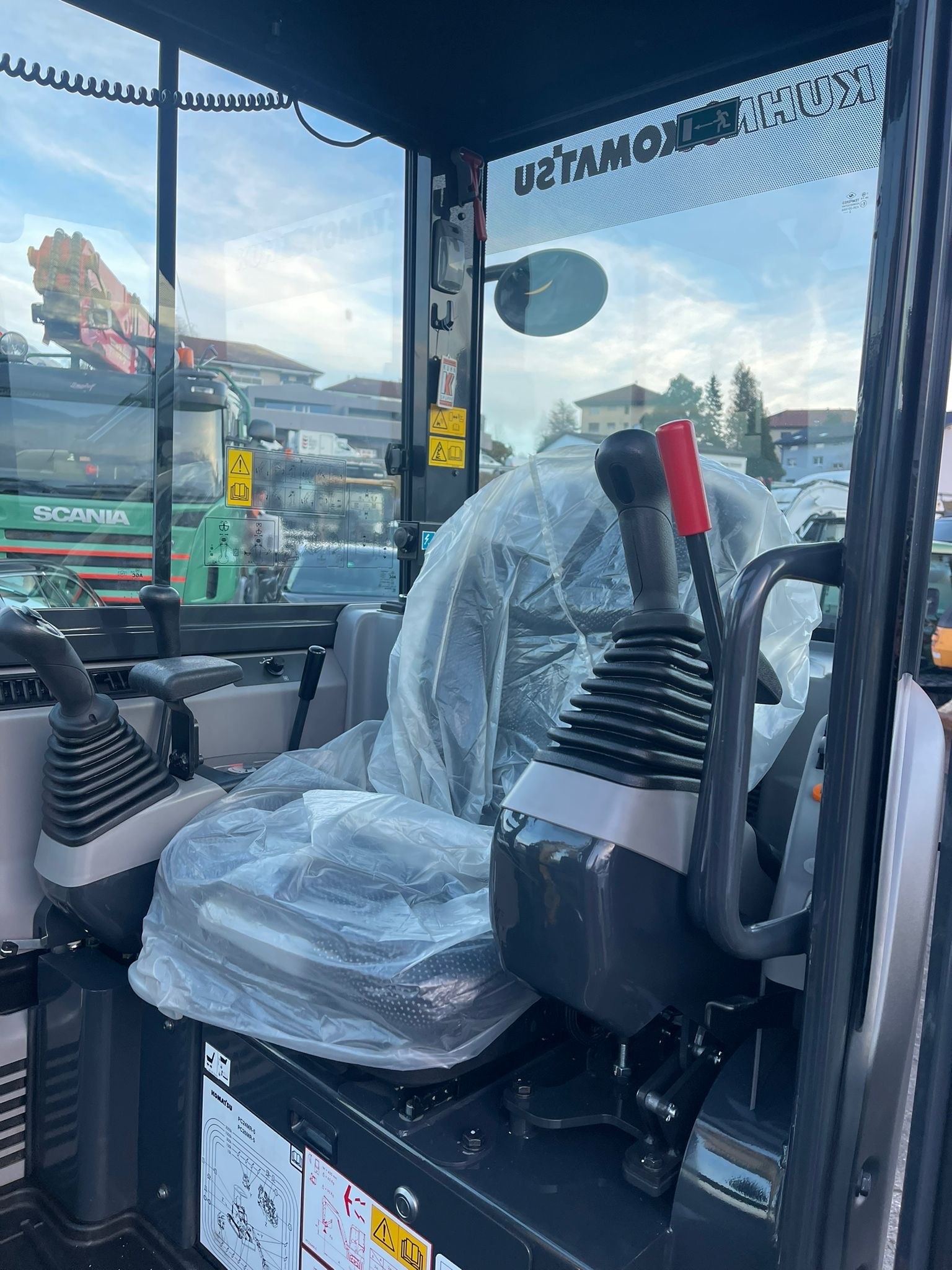 MERCEDES-BENZ KOMATSU PC26MR-image-7