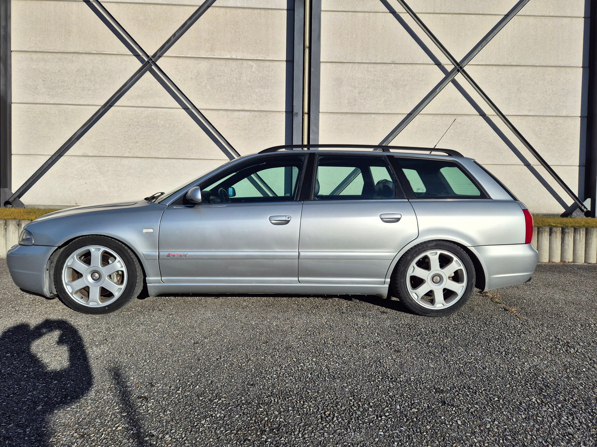AUDI S4 Avant quattro-image-2