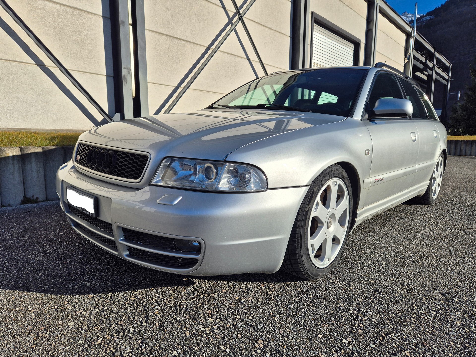 AUDI S4 Avant quattro