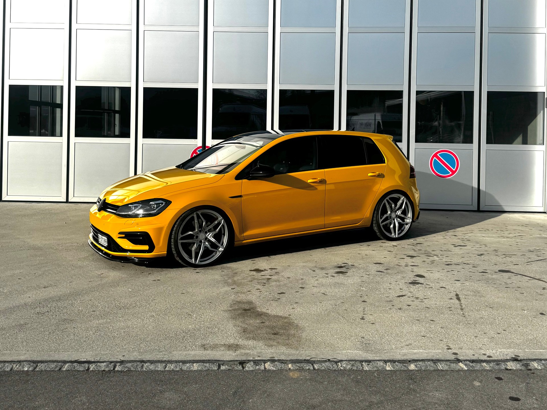 VW VII 2.0 TSI R DSG 4motion-showroom-element-2
