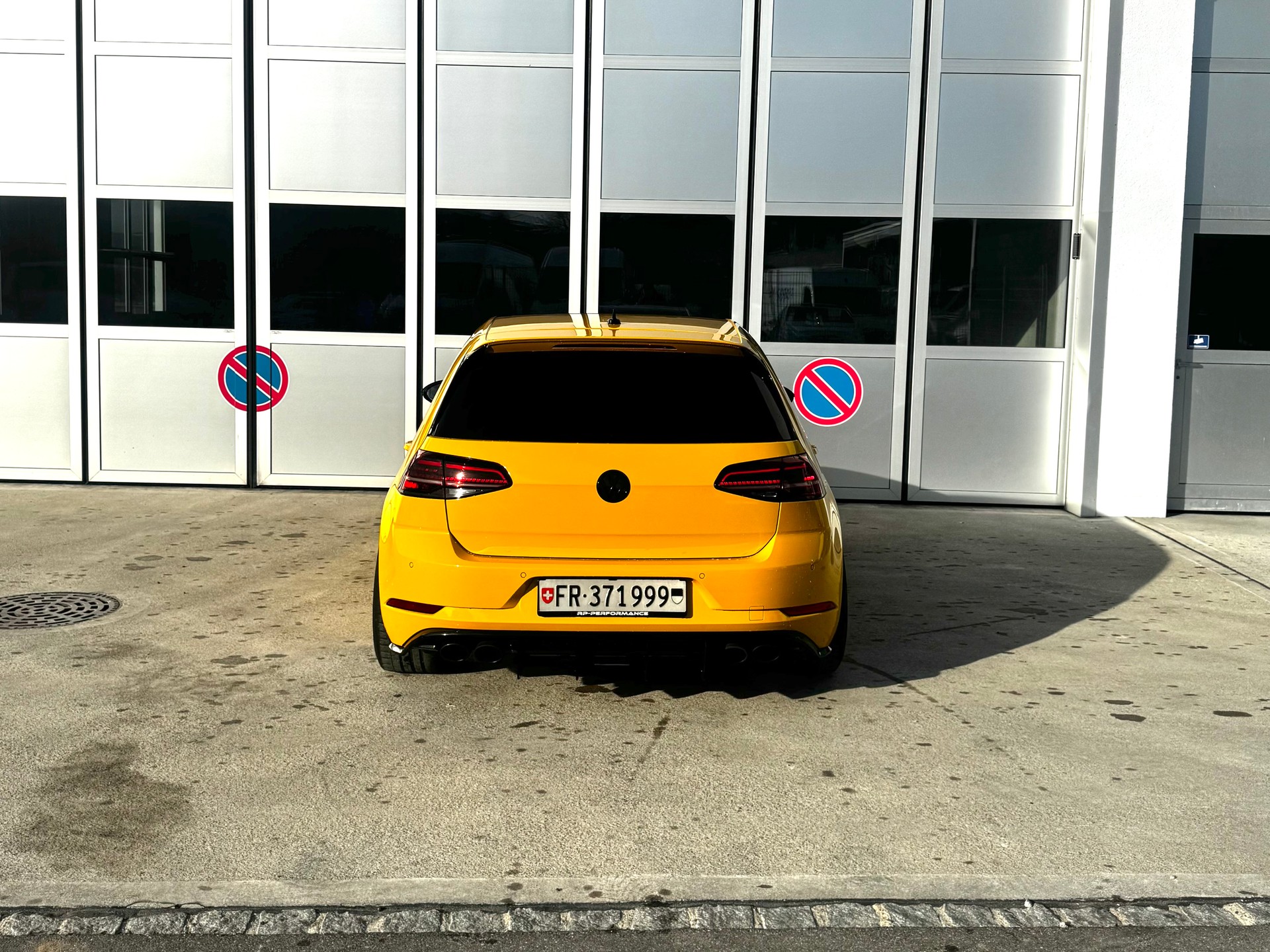 VW VII 2.0 TSI R DSG 4motion-image-4