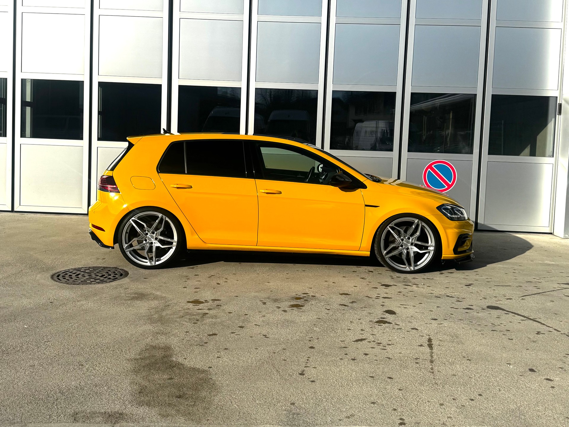 VW VII 2.0 TSI R DSG 4motion-showroom-element-1
