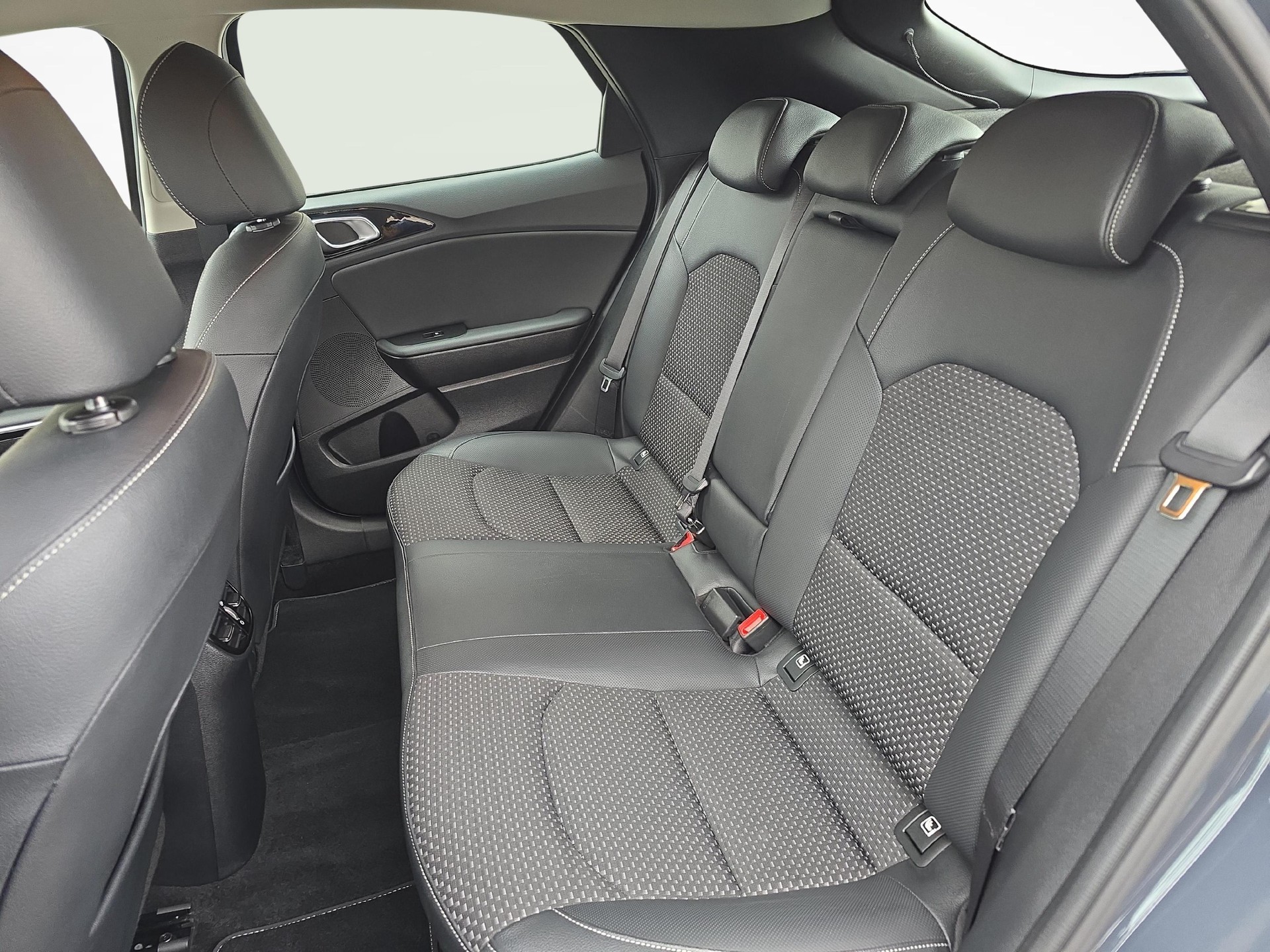 KIA XCeed 1.5 T-GDi MHEV Power / ab 3,99% Leasing bei Abschluss einer Protect Autoversicherung-image-10