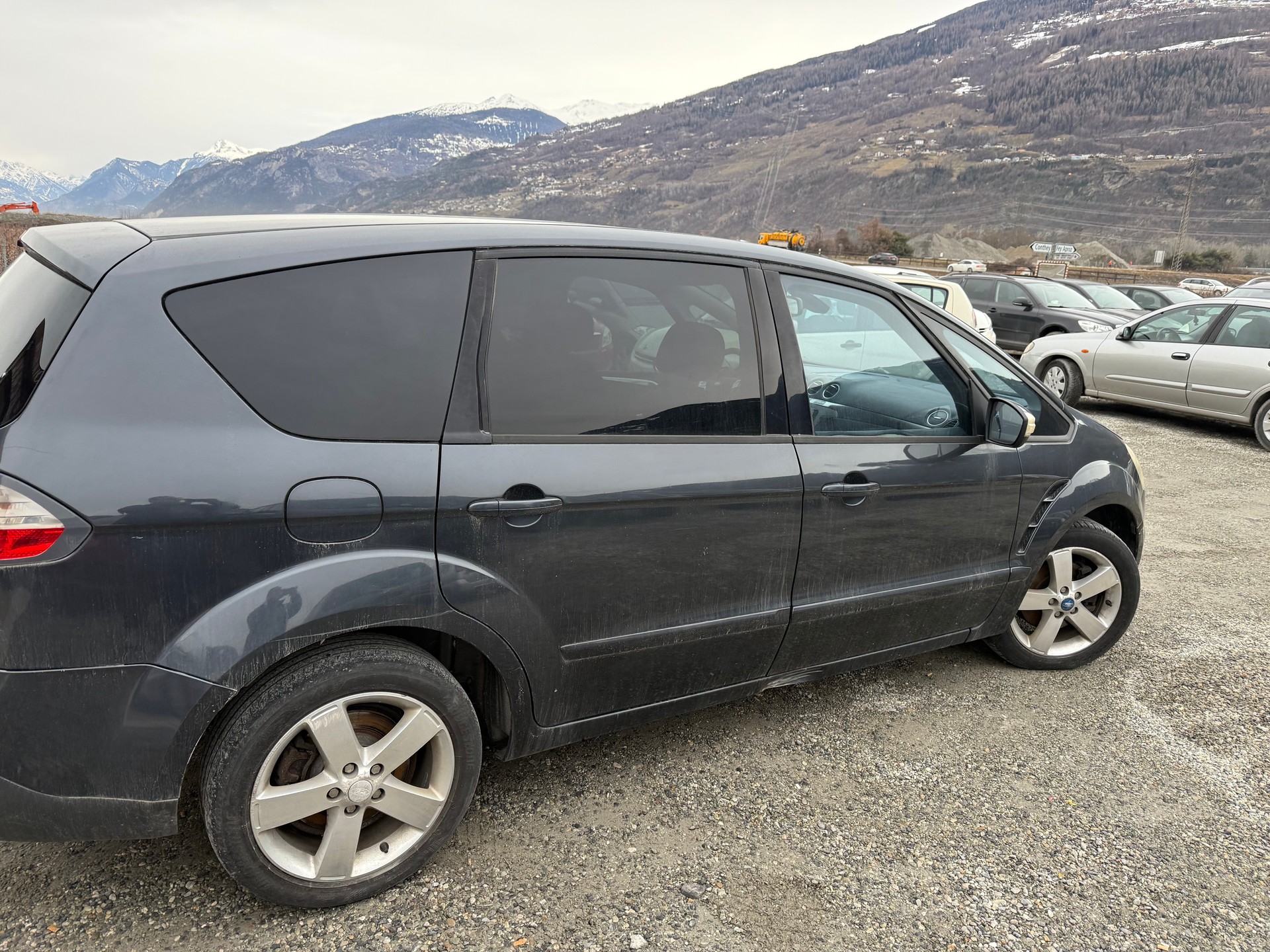 FORD S-MAX-image-2