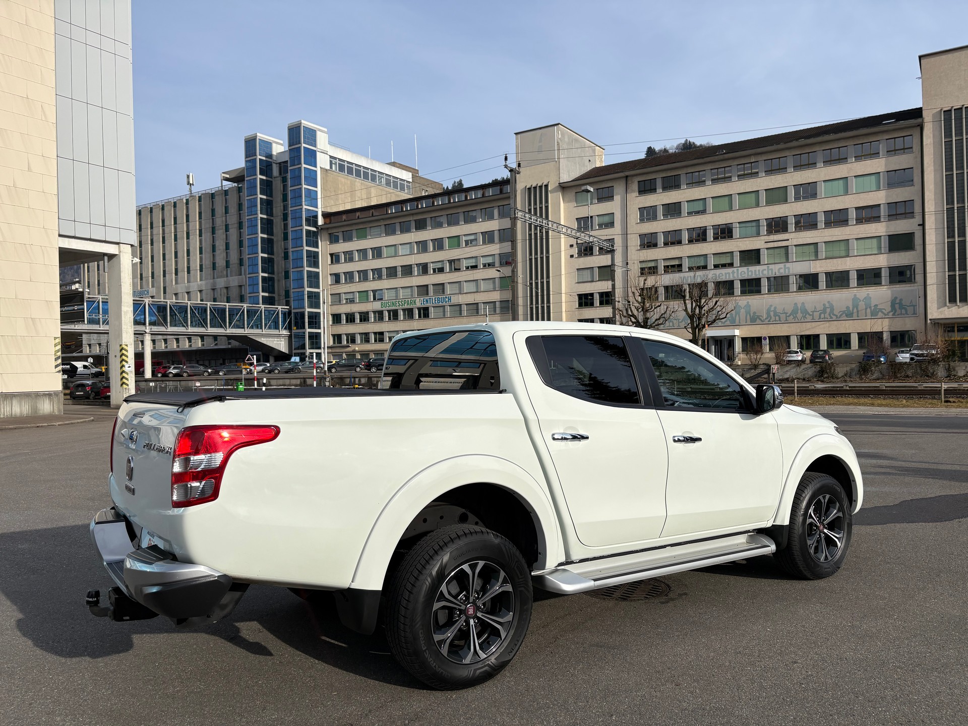 FIAT Fullback LX 2.4 MJ DC Swiss 4WD-image-4