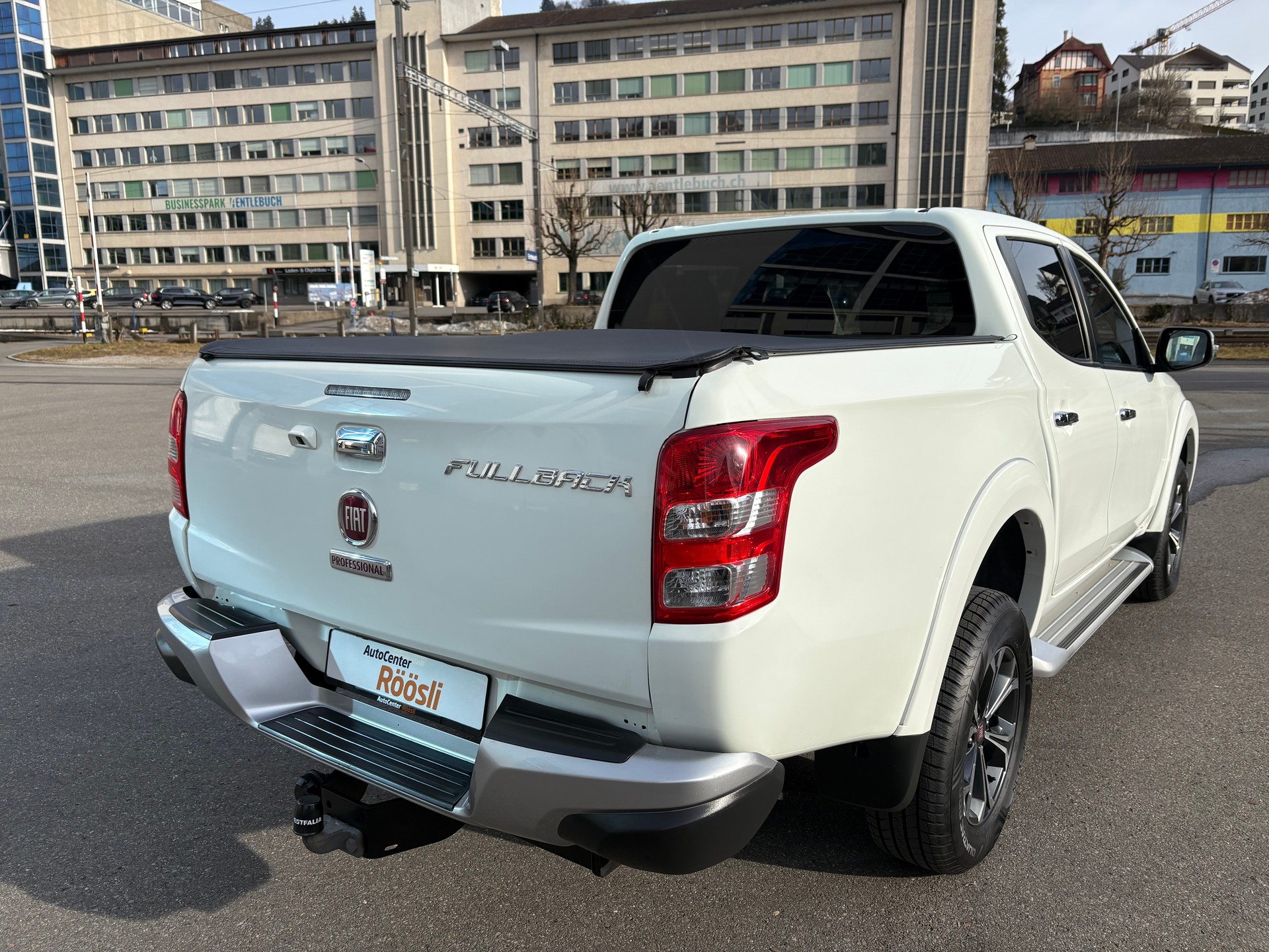 FIAT Fullback LX 2.4 MJ DC Swiss 4WD-image-5