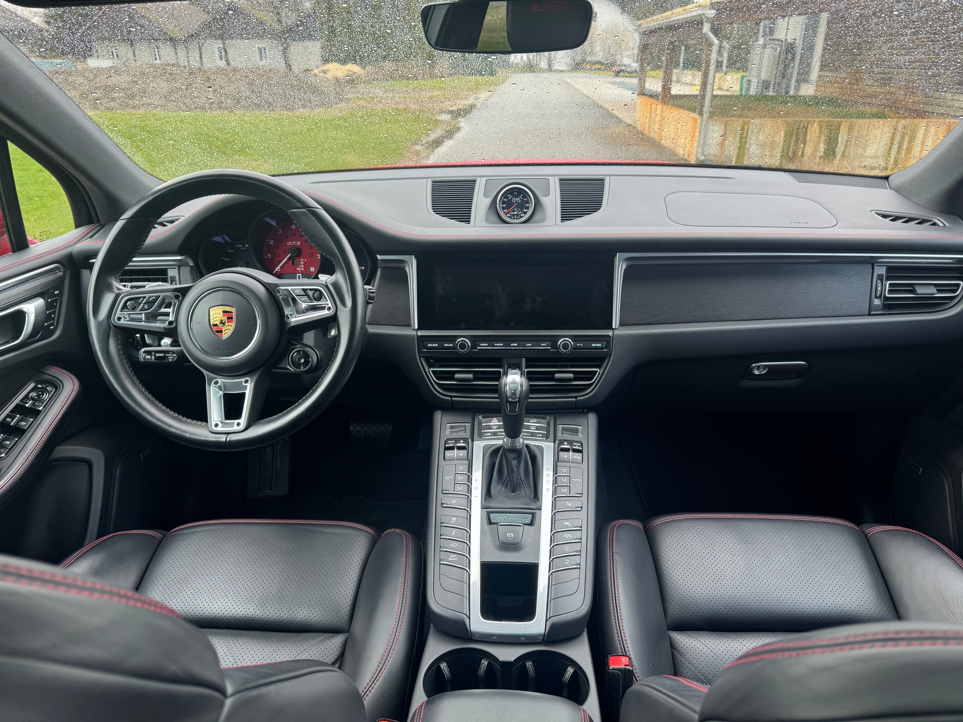 PORSCHE Macan GTS PDK Porsche Approved 9/27-image-4