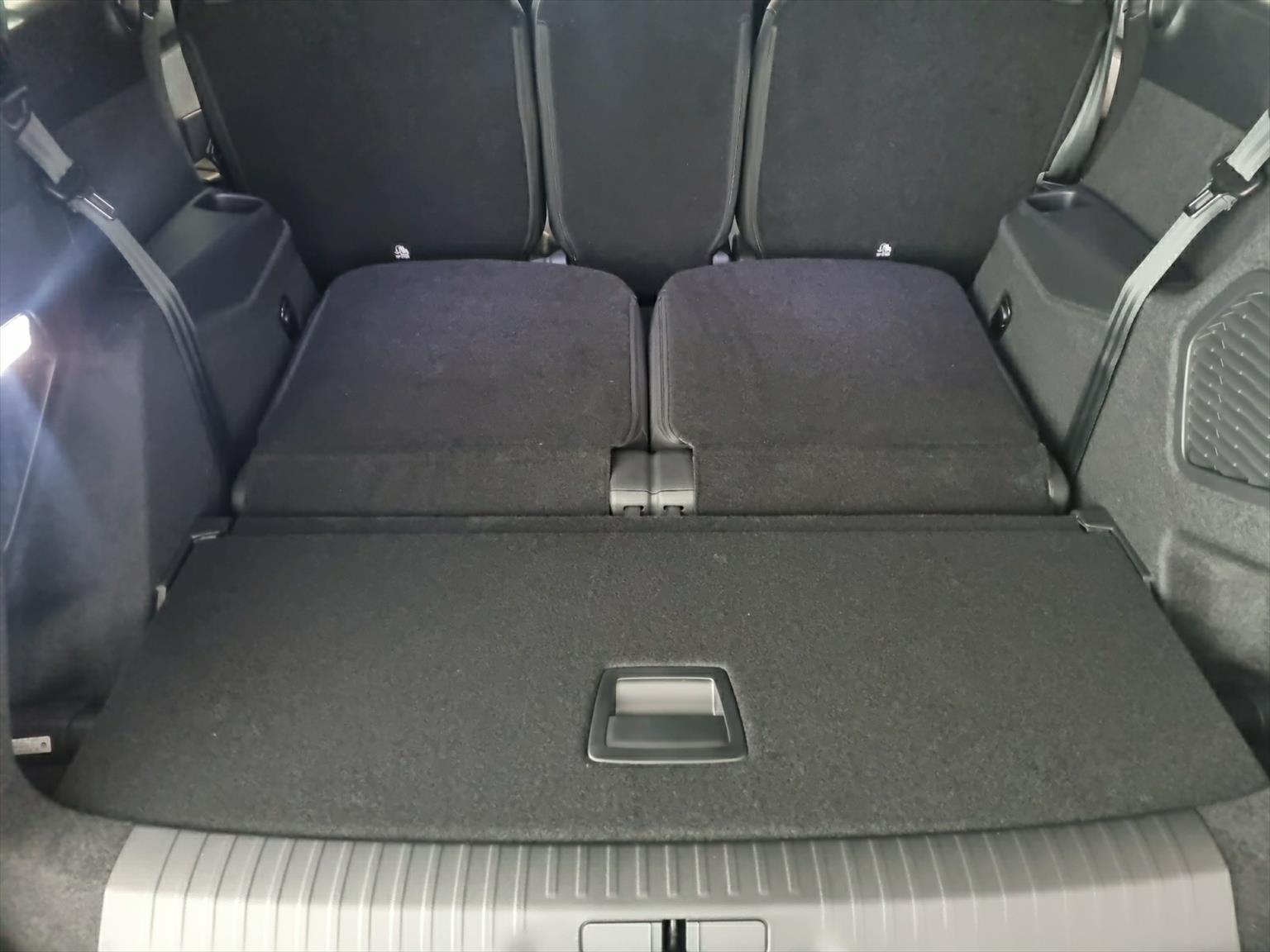 PEUGEOT 5008 145 Hybrid GT 7-Plätzer-image-13
