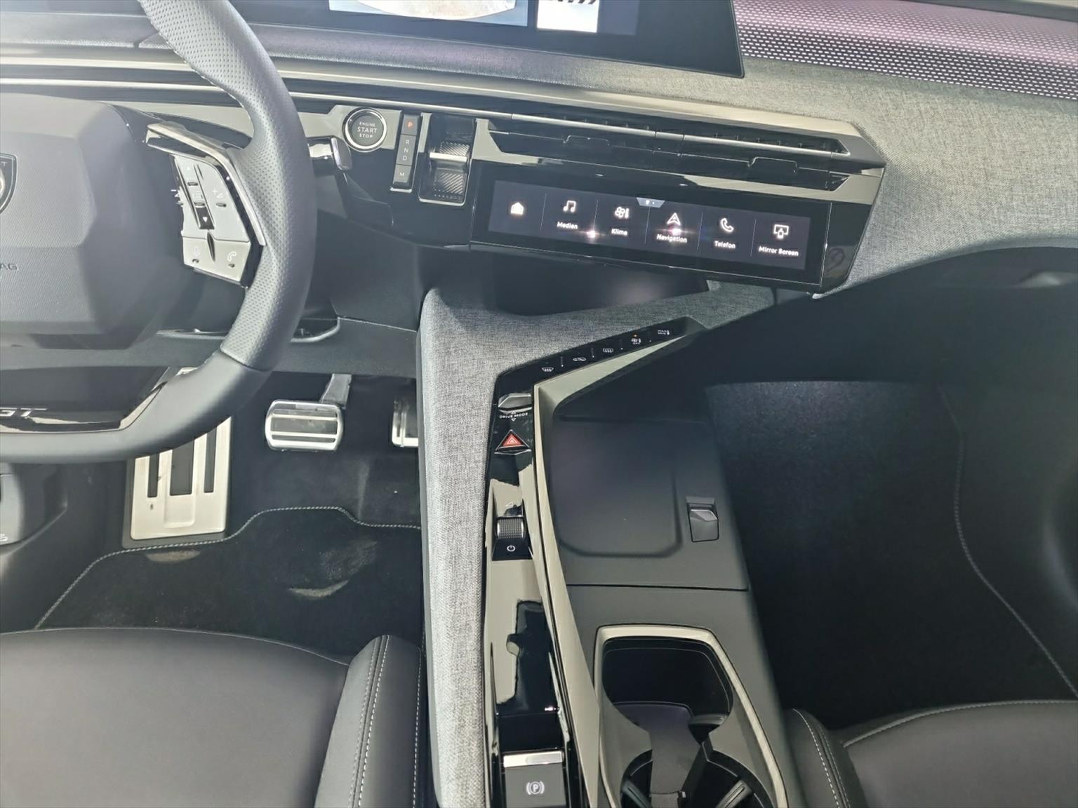 PEUGEOT 5008 145 Hybrid GT 7-Plätzer-image-7