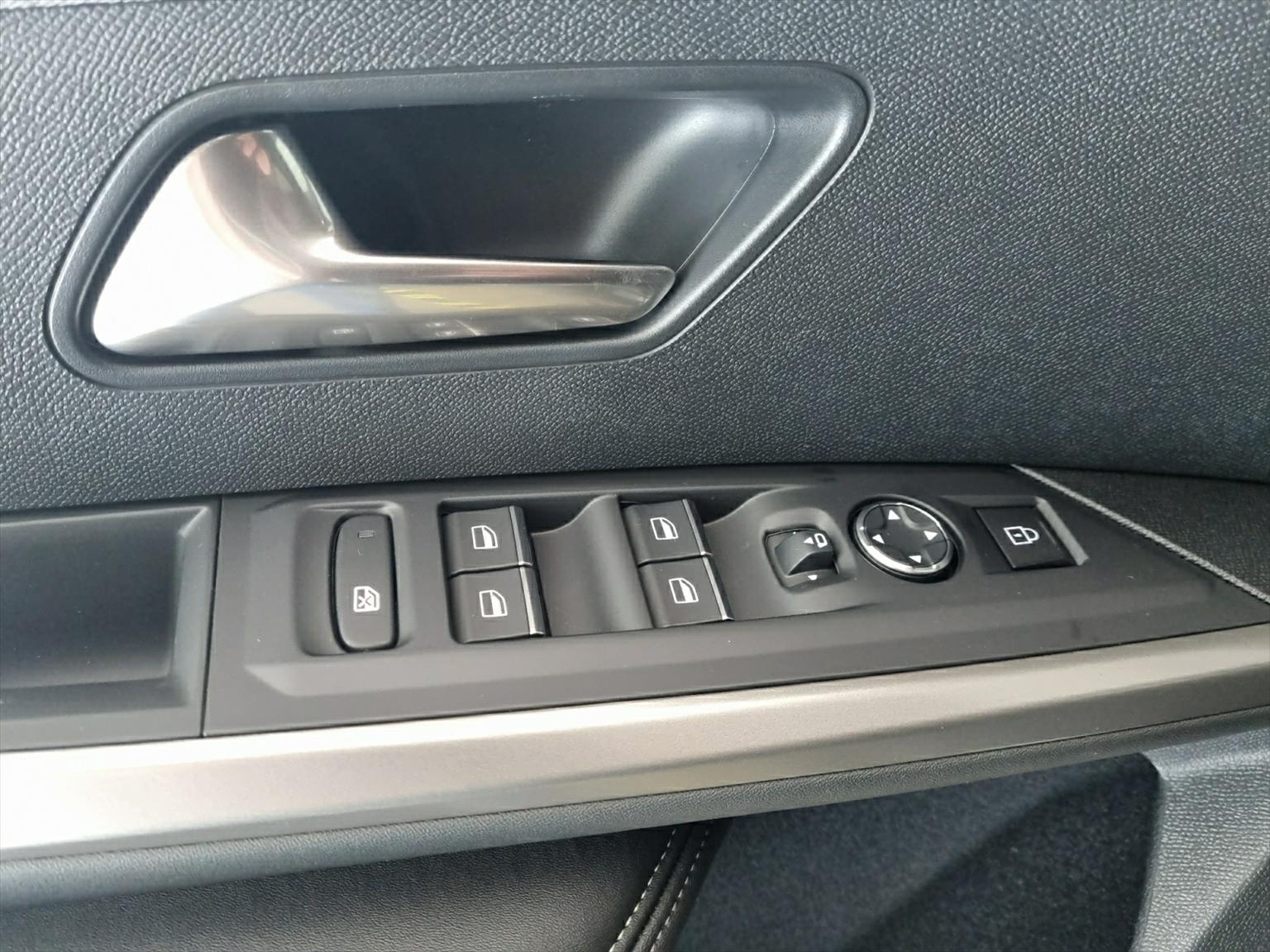 PEUGEOT 5008 145 Hybrid GT 7-Plätzer-image-8