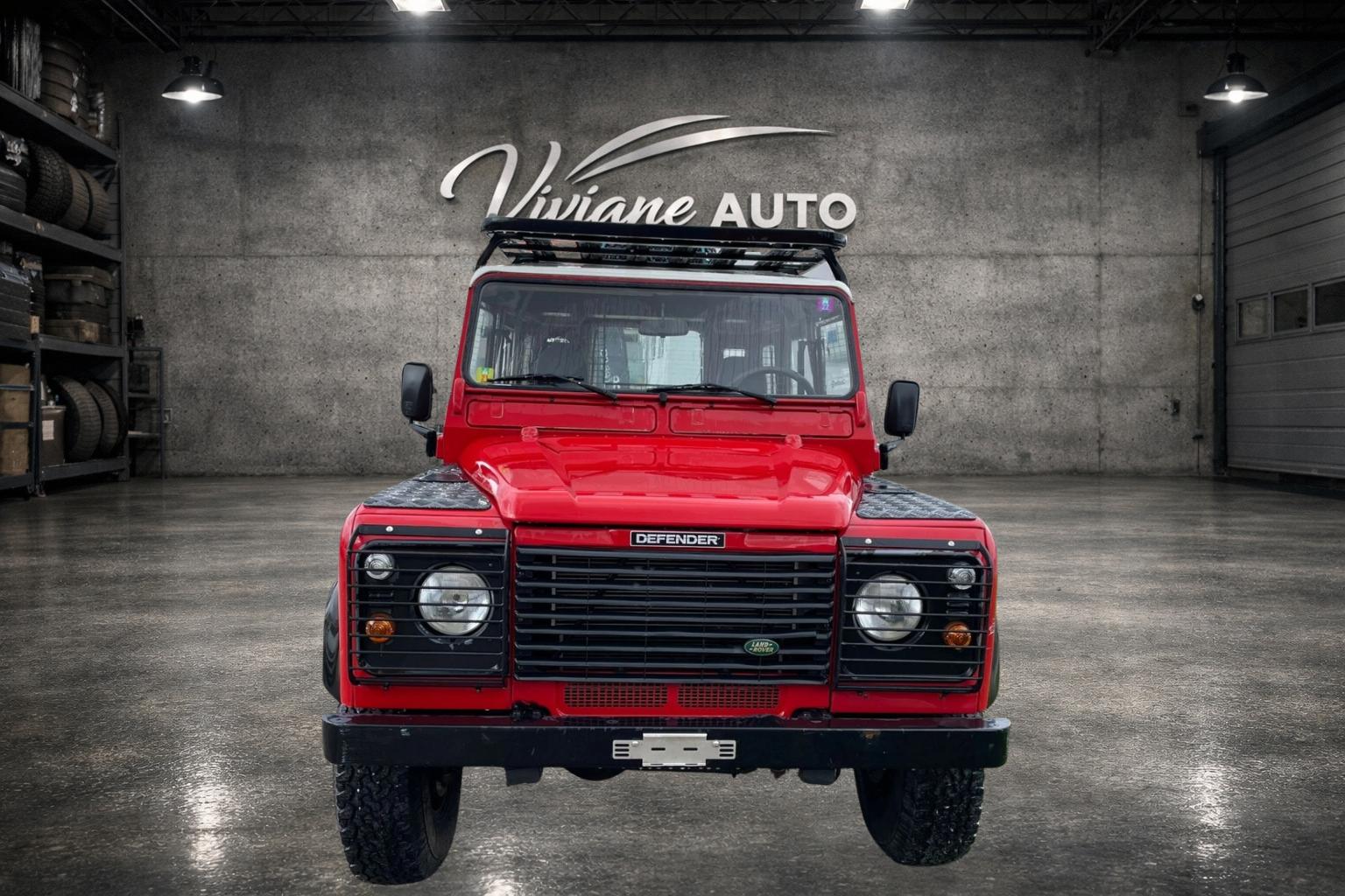 LAND ROVER Defender 110 2.5Td5 HT-showroom-element-2