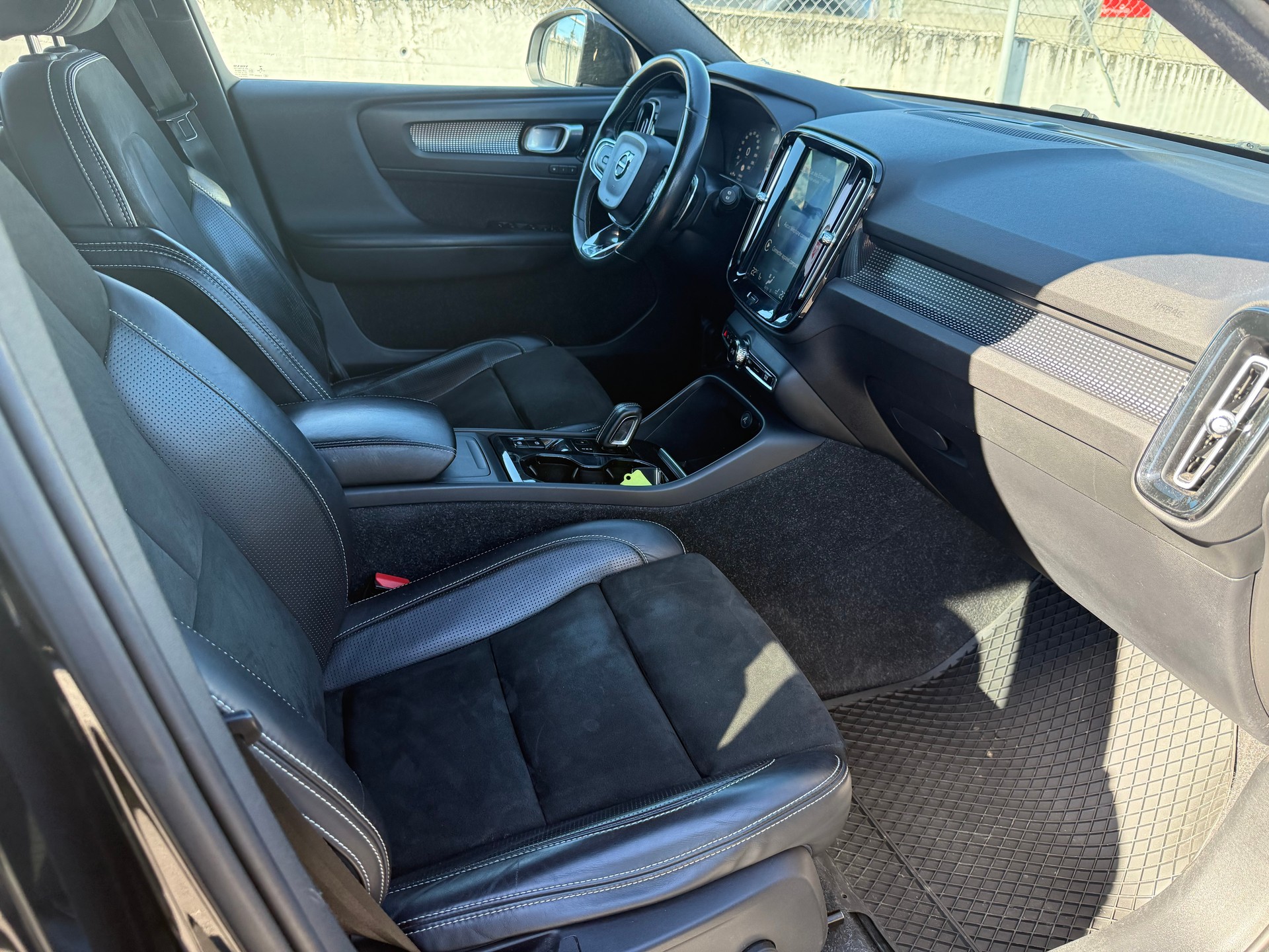 VOLVO XC40 T5 AWD R-Design Geartronic-image-9