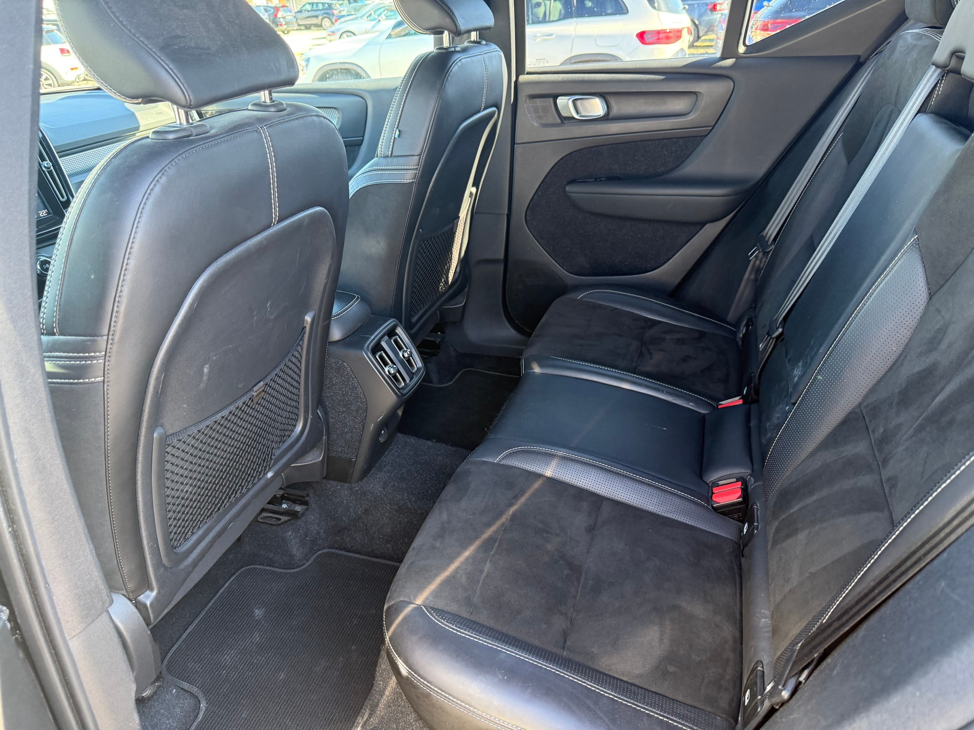 VOLVO XC40 T5 AWD R-Design Geartronic-image-5