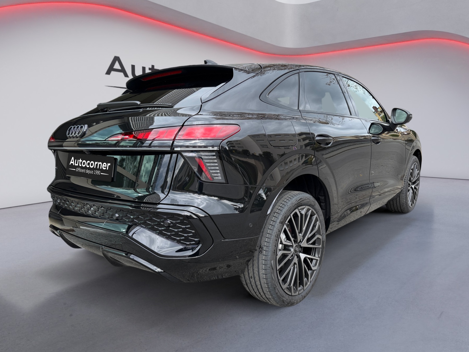 AUDI Q3 Sportback 110 kW TFSI S tronic-image-4