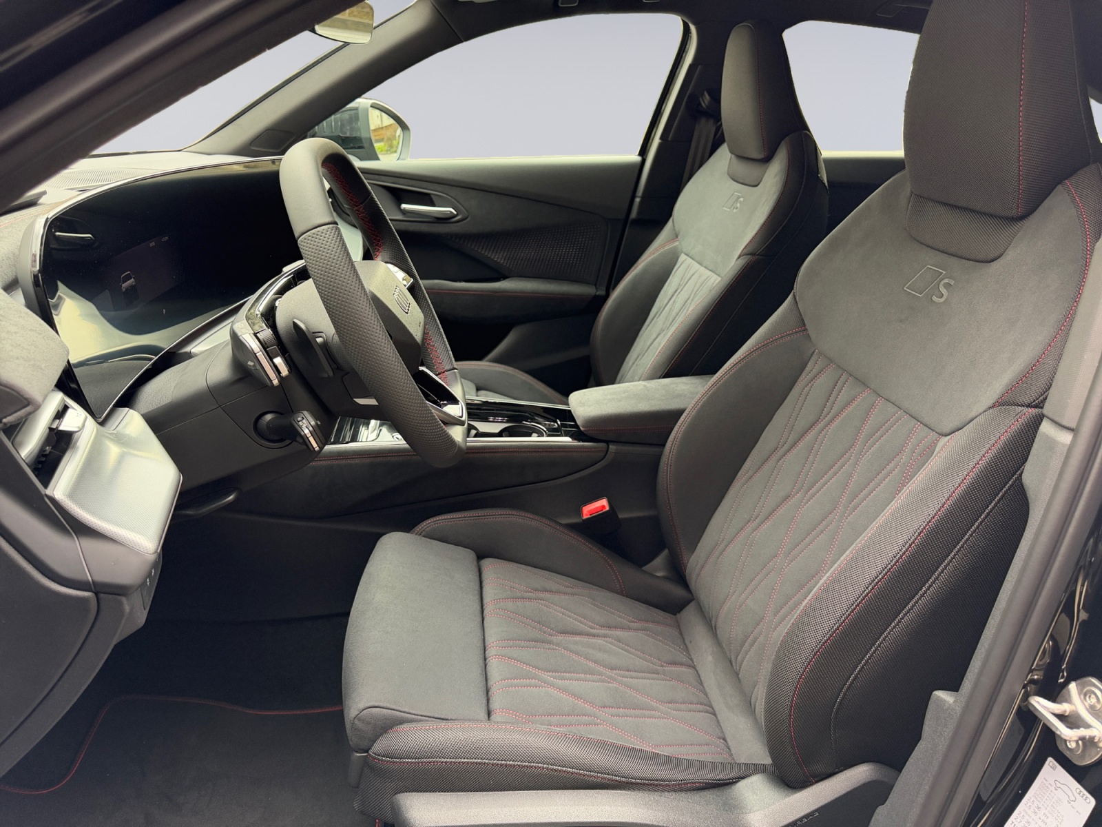 AUDI Q3 Sportback 110 kW TFSI S tronic-image-6