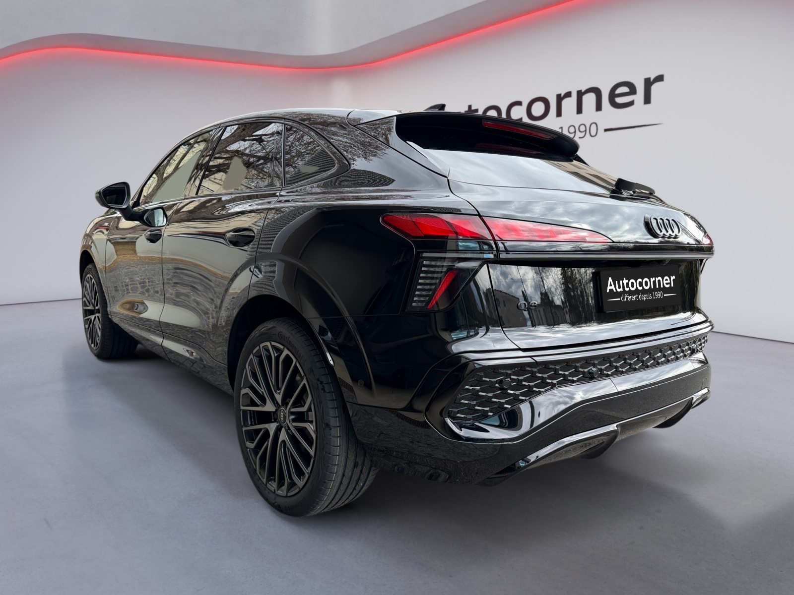 AUDI Q3 Sportback 110 kW TFSI S tronic-image-2