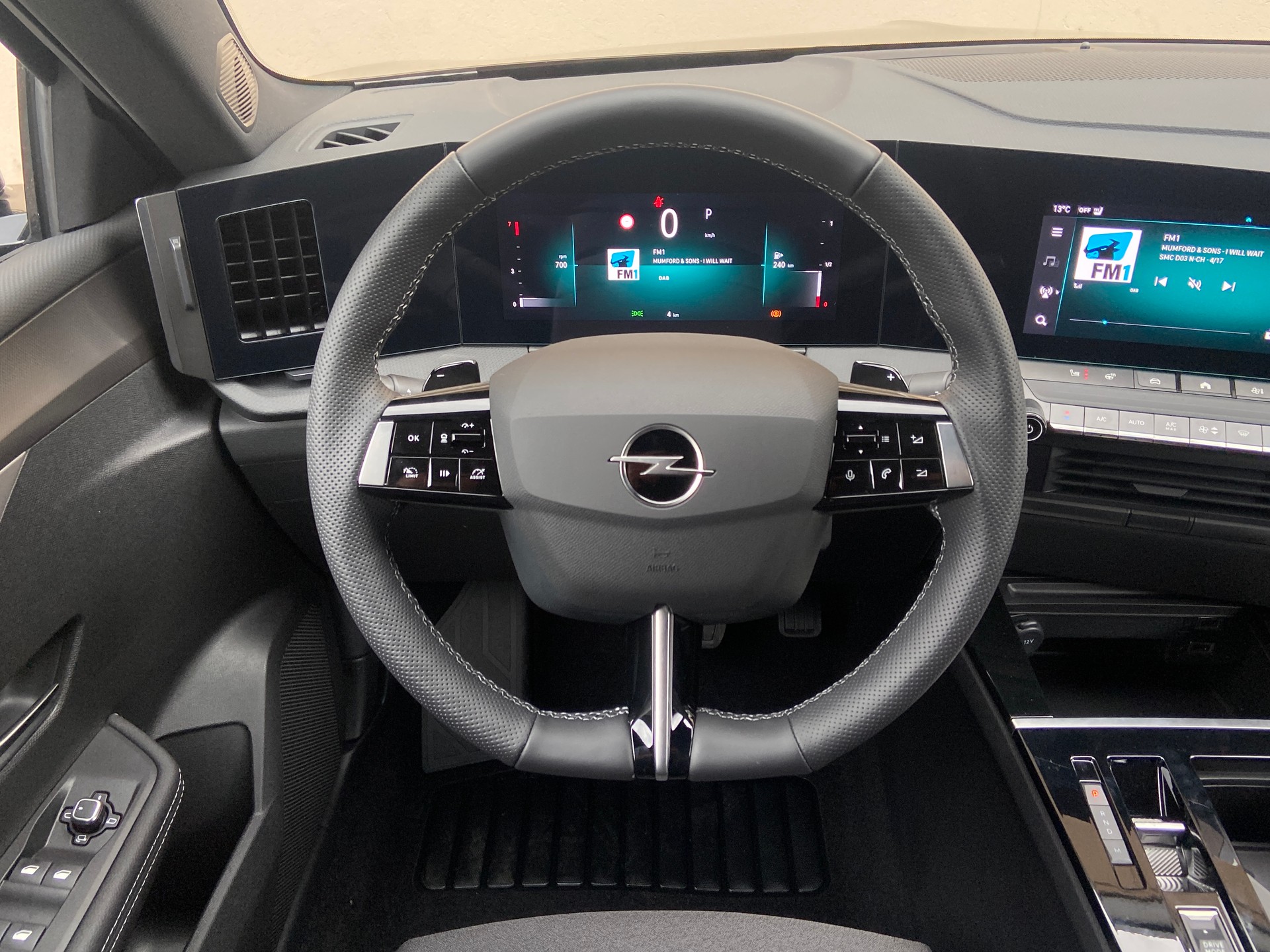 OPEL Astra Sports Tourer 1.2i Turbo GS Automat-image-6