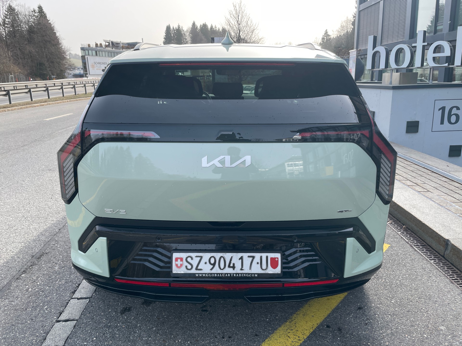 KIA EV3 81,4 kWh GT-Line mit GT-Line Pack und Panoramadach! V2L Funktion-image-5