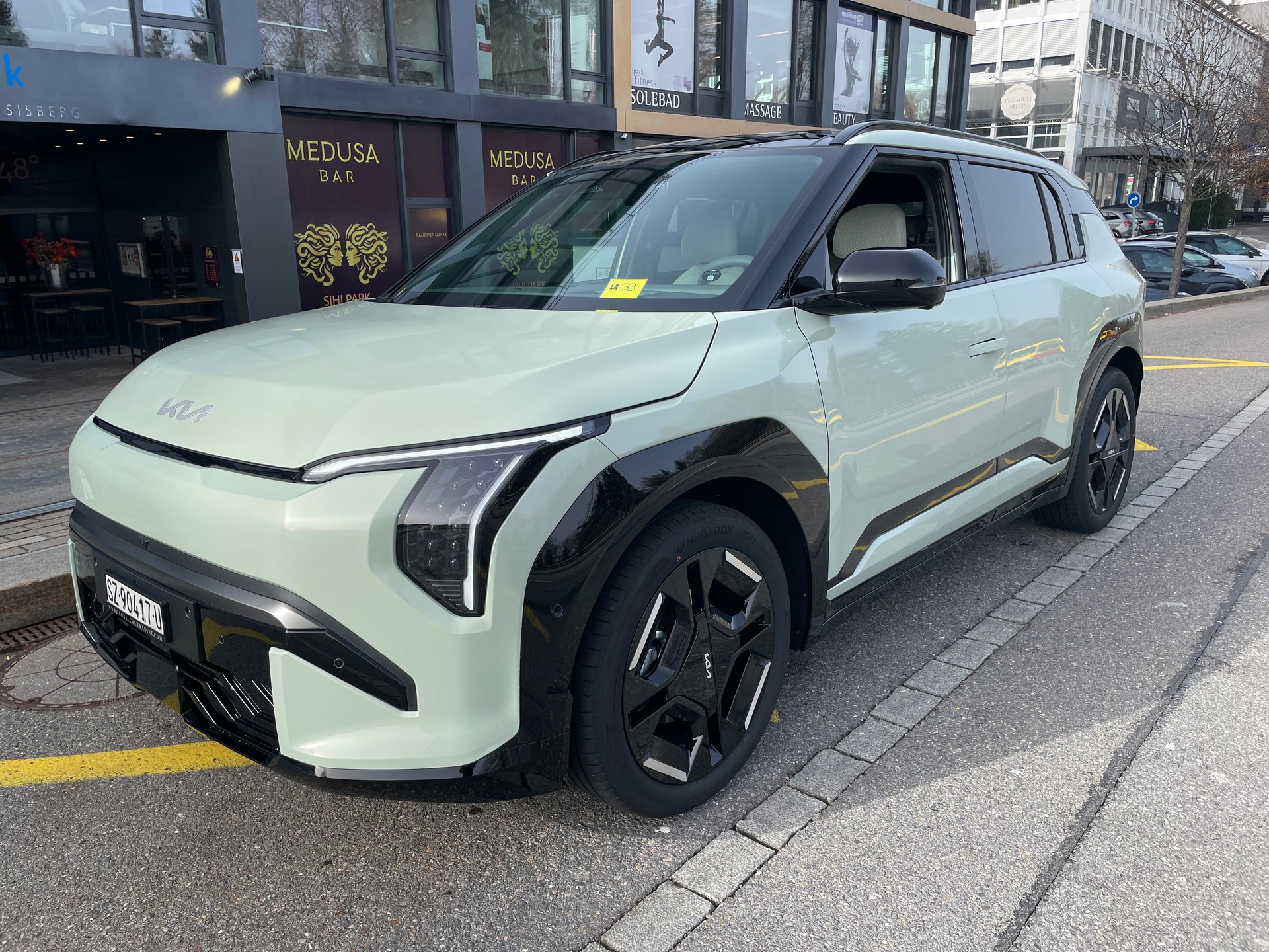 KIA EV3 81,4 kWh GT-Line mit GT-Line Pack und Panoramadach! V2L Funktion-image-0