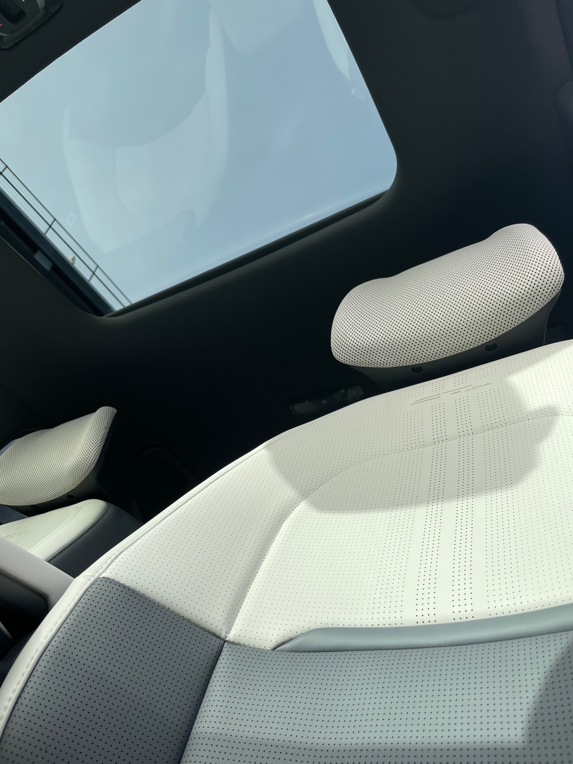 KIA EV3 81,4 kWh GT-Line mit GT-Line Pack und Panoramadach! V2L Funktion-image-15