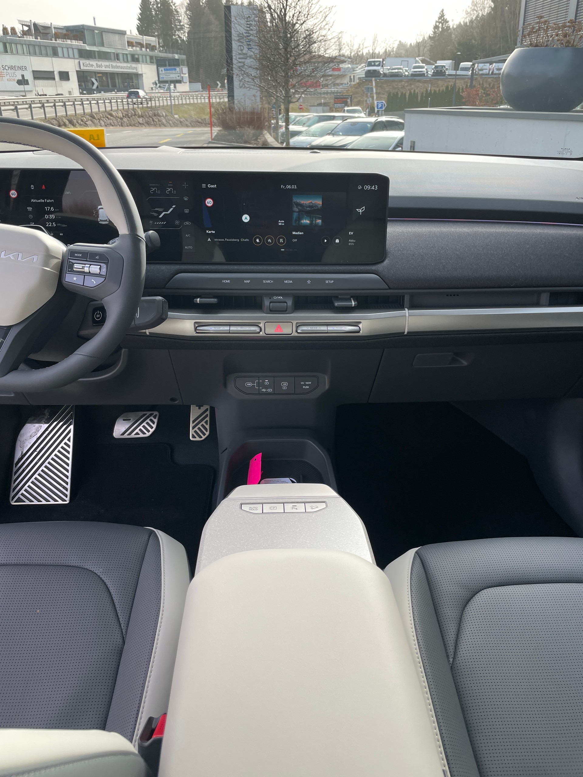 KIA EV3 81,4 kWh GT-Line mit GT-Line Pack und Panoramadach! V2L Funktion-image-21
