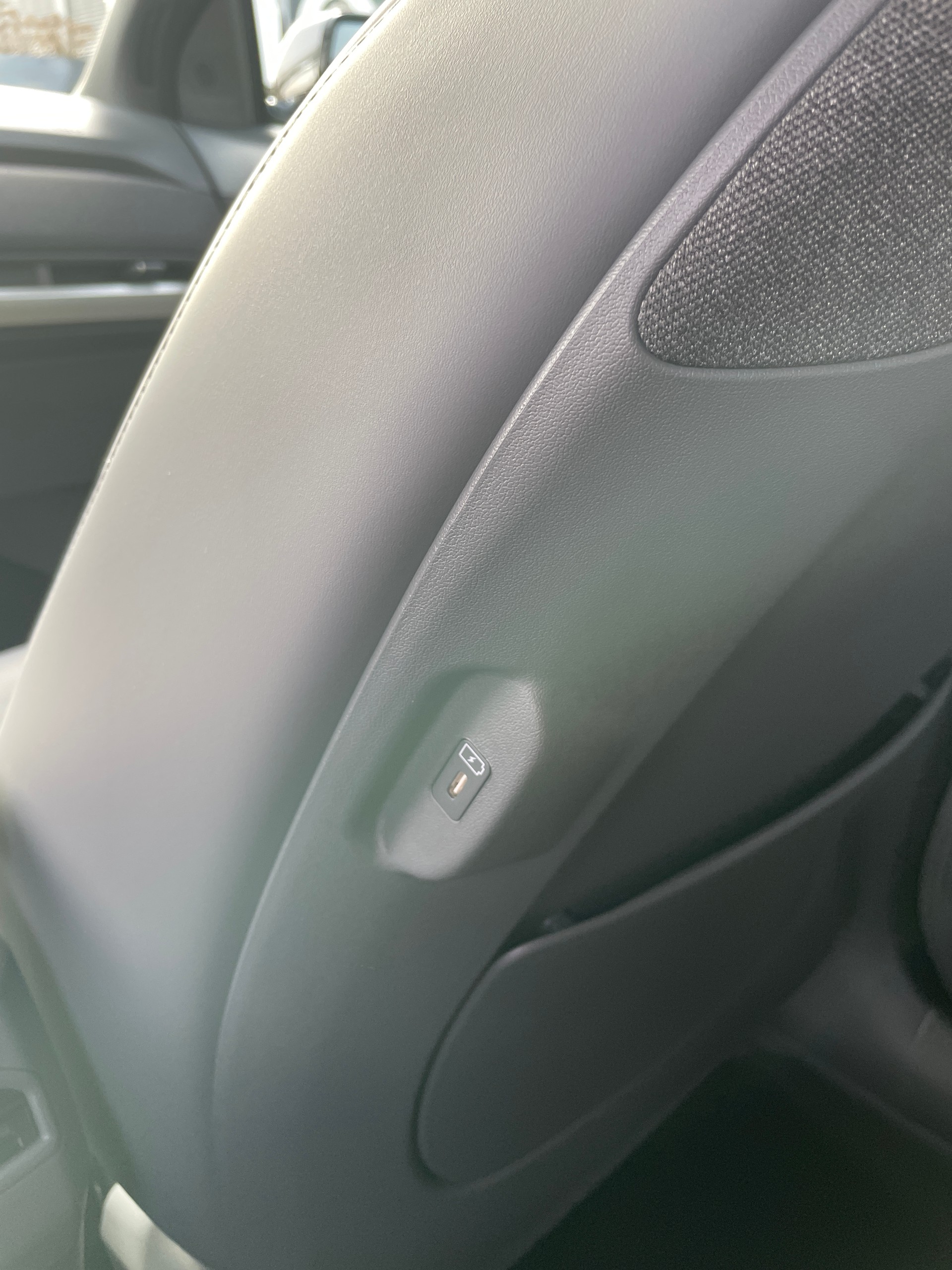 KIA EV3 81,4 kWh GT-Line mit GT-Line Pack und Panoramadach! V2L Funktion-image-19