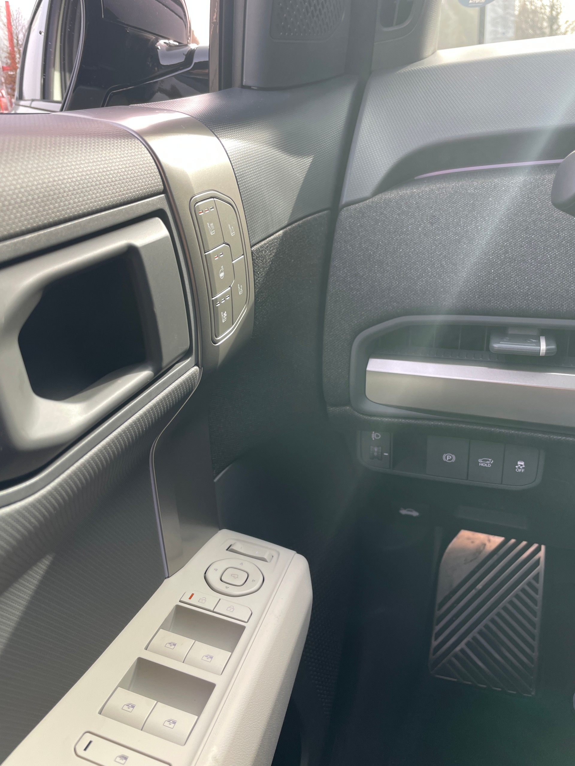 KIA EV3 81,4 kWh GT-Line mit GT-Line Pack und Panoramadach! V2L Funktion-image-25