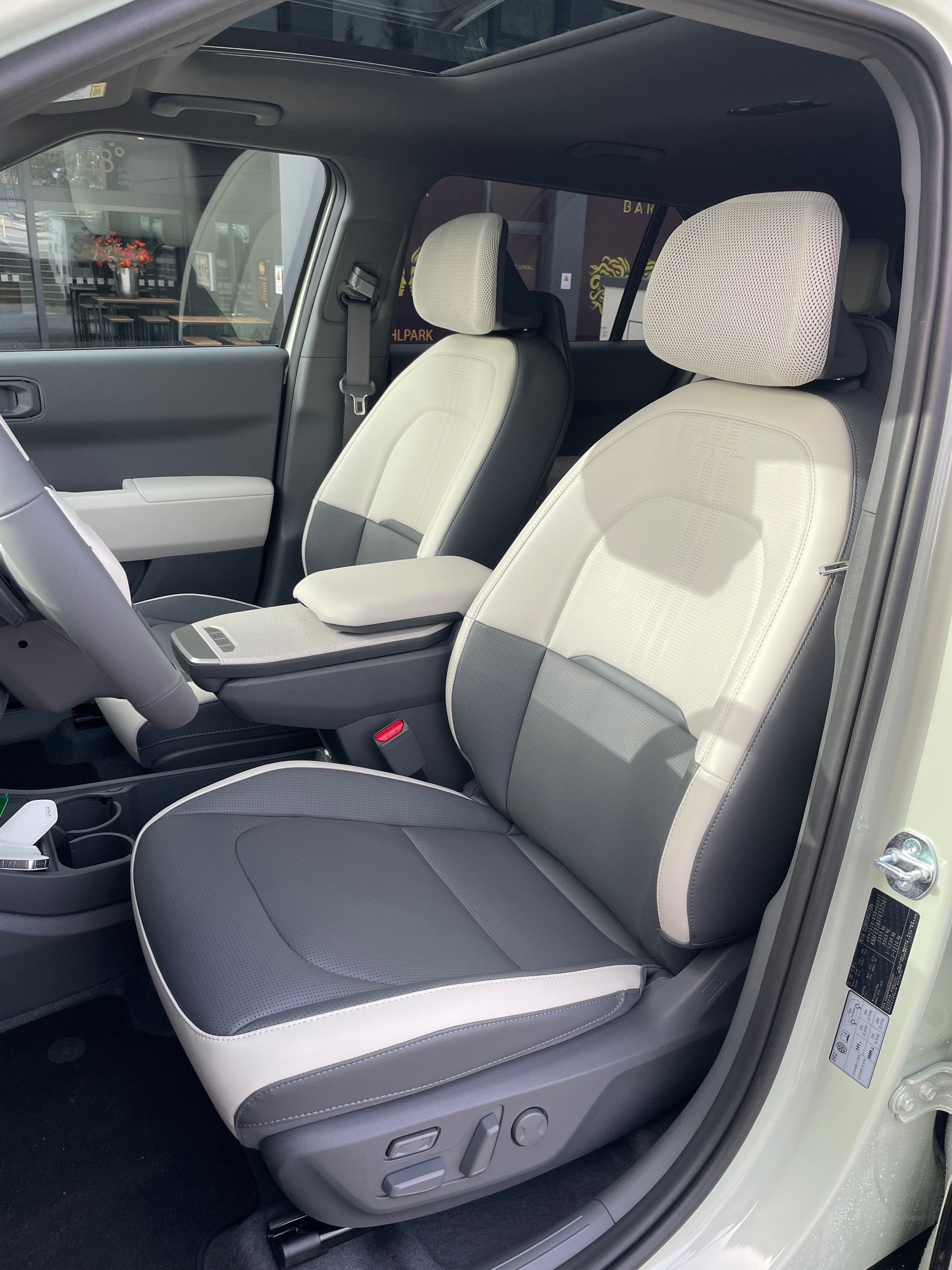 KIA EV3 81,4 kWh GT-Line mit GT-Line Pack und Panoramadach! V2L Funktion-image-16