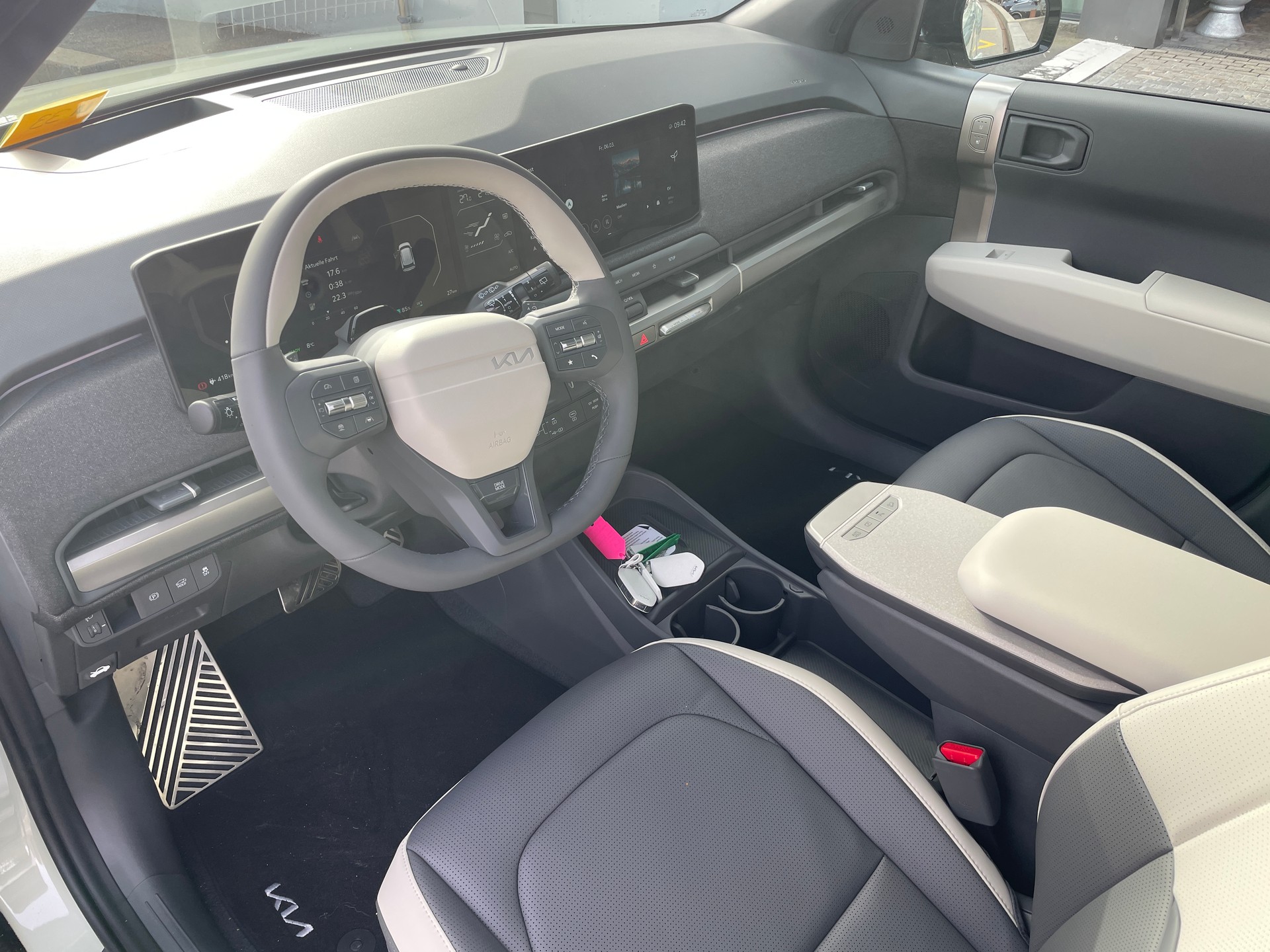 KIA EV3 81,4 kWh GT-Line mit GT-Line Pack und Panoramadach! V2L Funktion-image-12