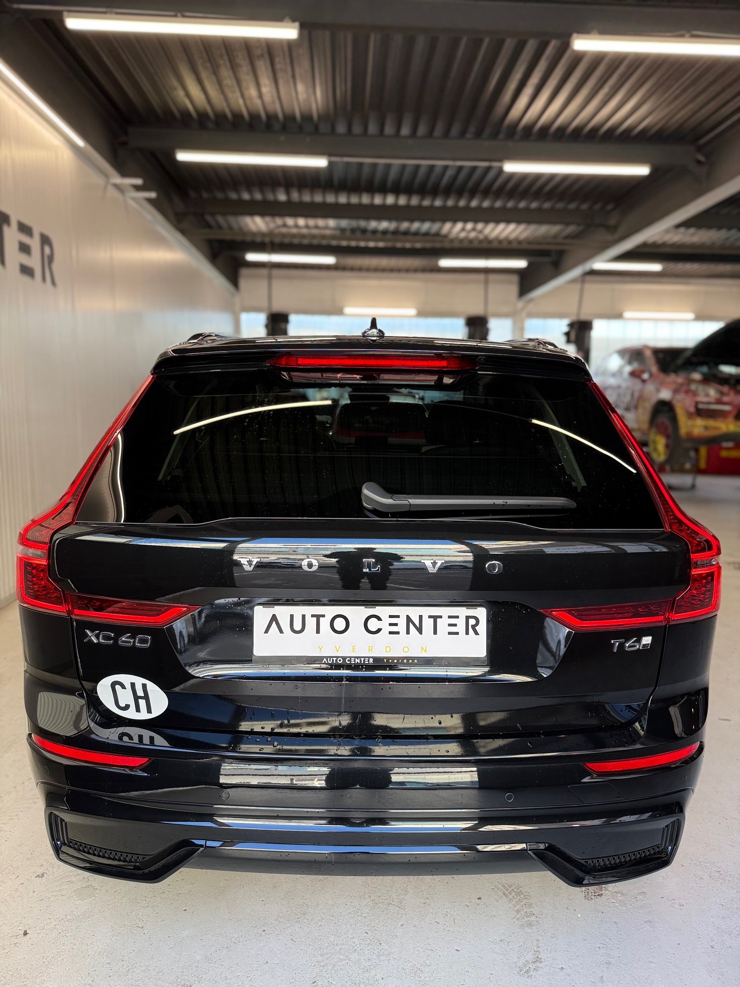 VOLVO XC60 T6 eAWD PluginHybrid Plus Dark Geartronic-showroom-element-3