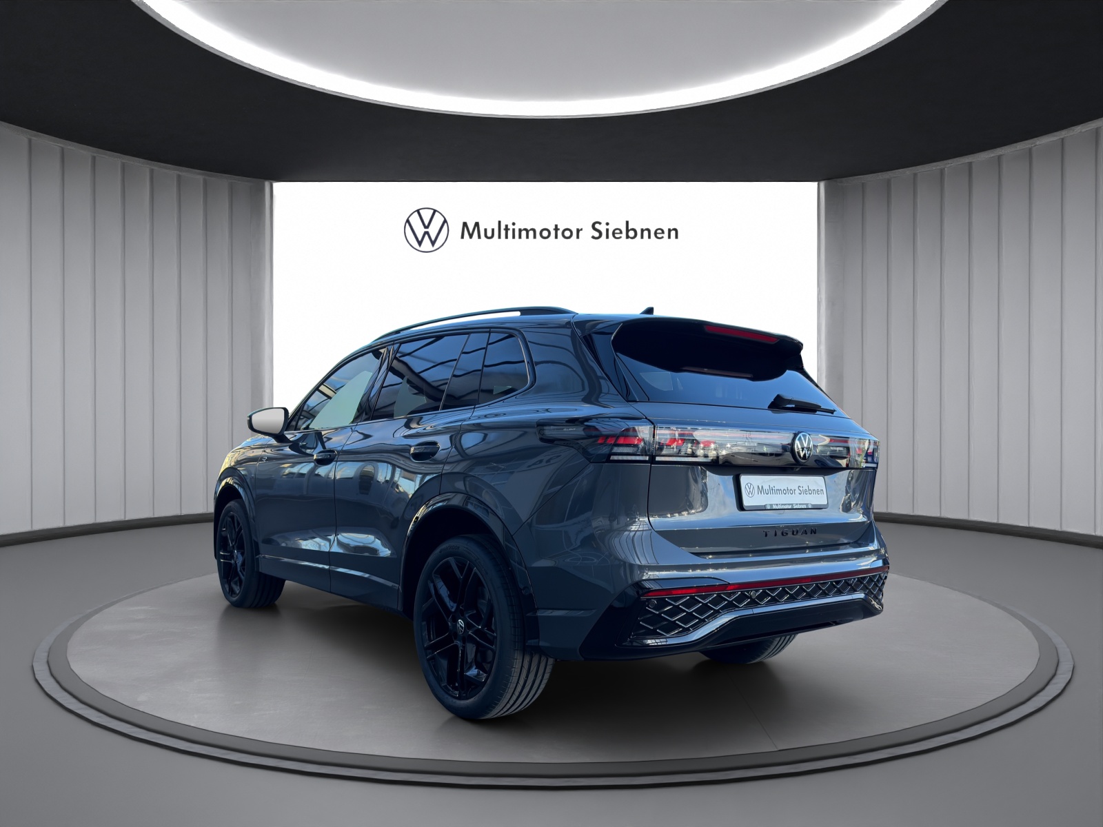 VW Tiguan 2.0 TSI DSG R-Line 4Motion-image-2